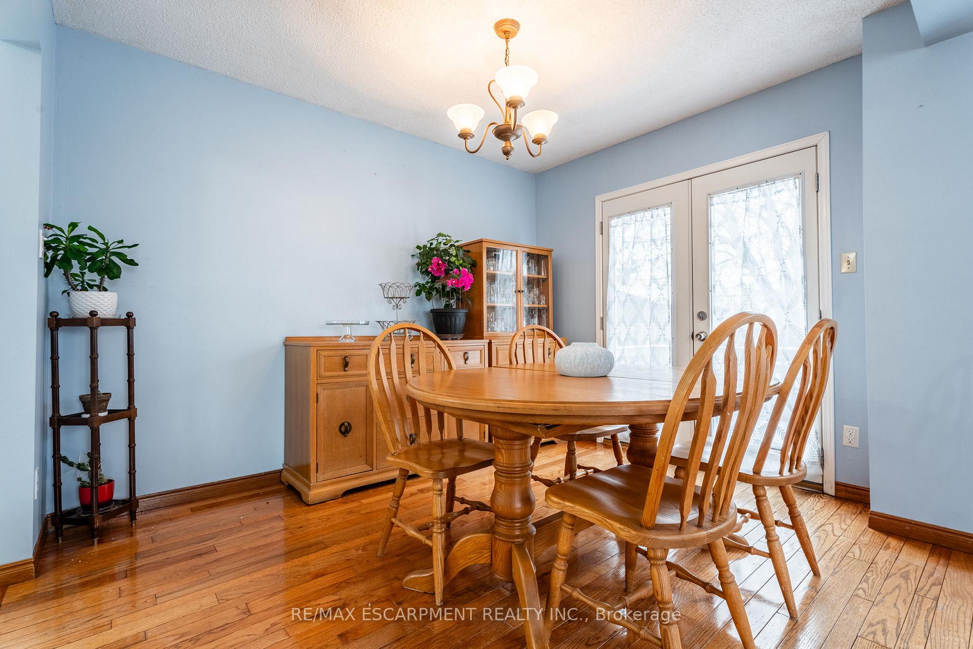 Photo 11 of 30 Salina Place, Hamilton, Stoney Creek — HOMEH