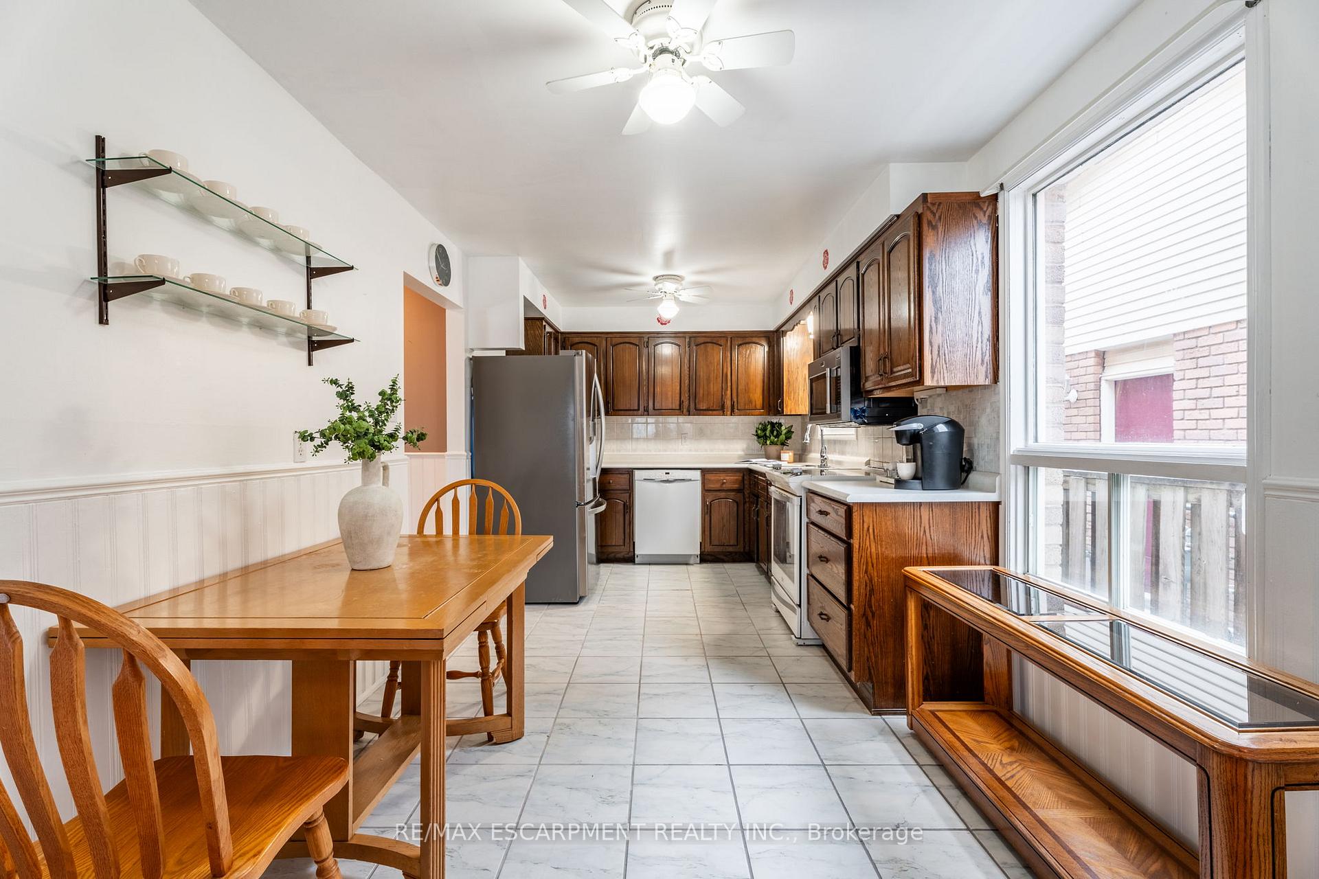 Photo 16 of 30 Salina Place, Hamilton, Stoney Creek — HOMEH