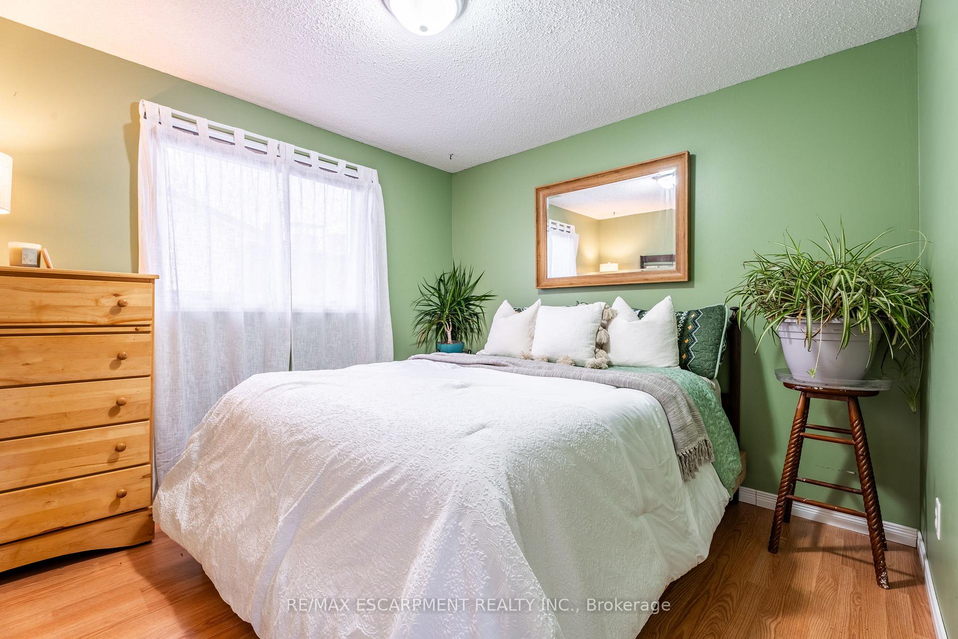 Photo 24 of 30 Salina Place, Hamilton, Stoney Creek — HOMEH