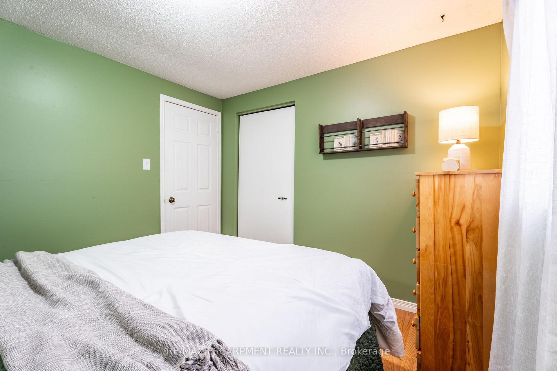 Photo 20 of 30 Salina Place, Hamilton, Stoney Creek — HOMEH
