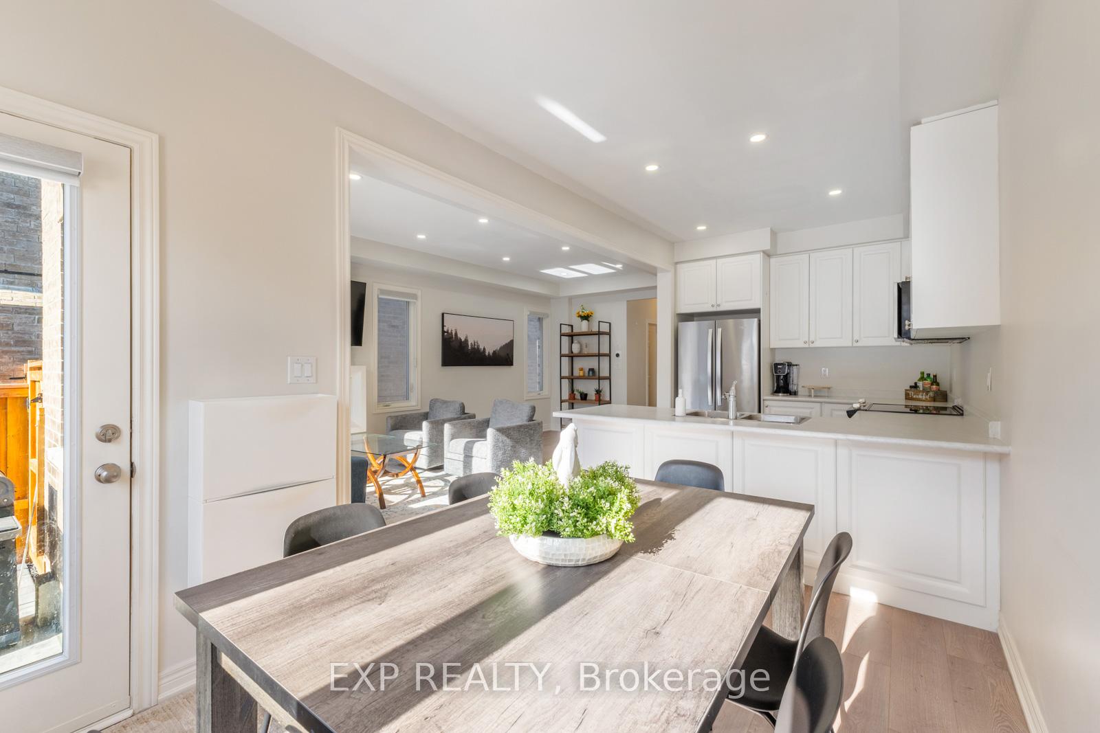 Photo 7 of 48 Ebenezer Drive, Hamilton, Waterdown — HOMEH