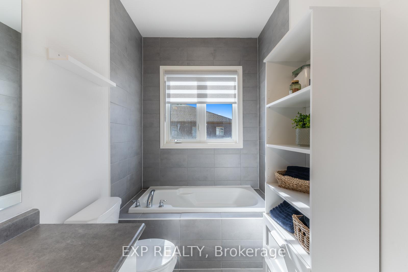 Photo 16 of 48 Ebenezer Drive, Hamilton, Waterdown — HOMEH