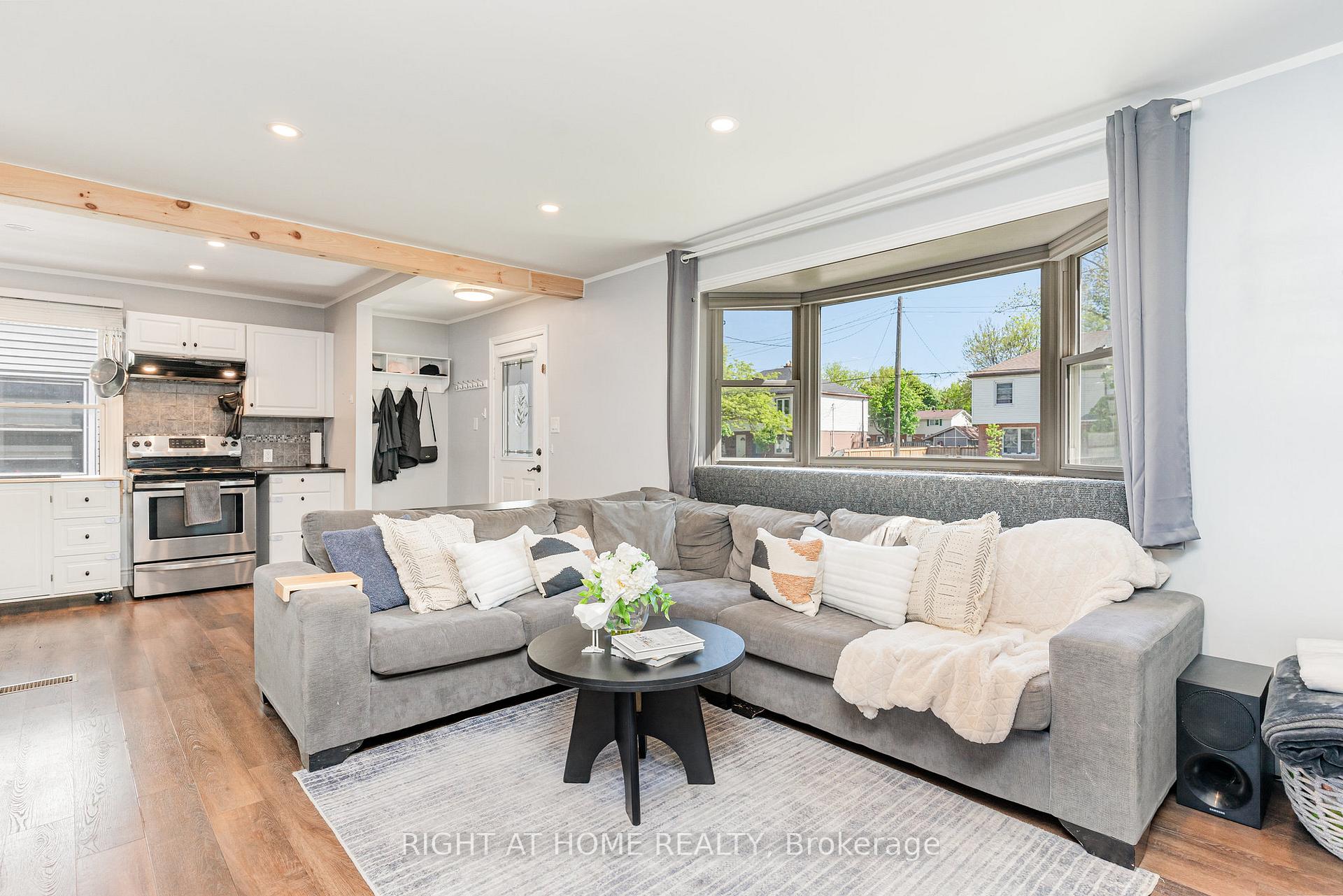 Photo 3 of 67 Martha Street, Hamilton, McQuesten — HOMEH