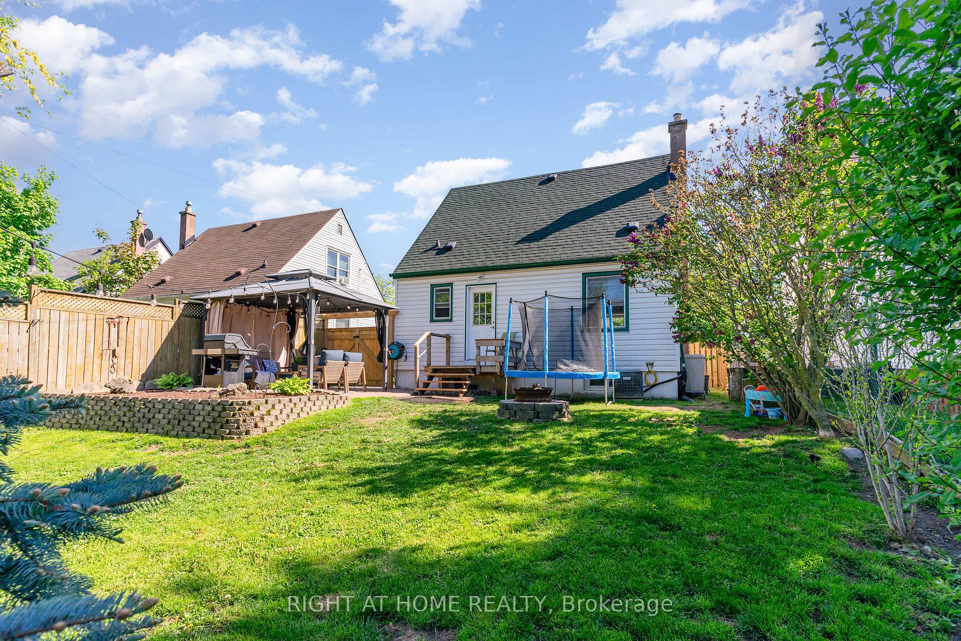 Photo 2 of 67 Martha Street, Hamilton, McQuesten — HOMEH