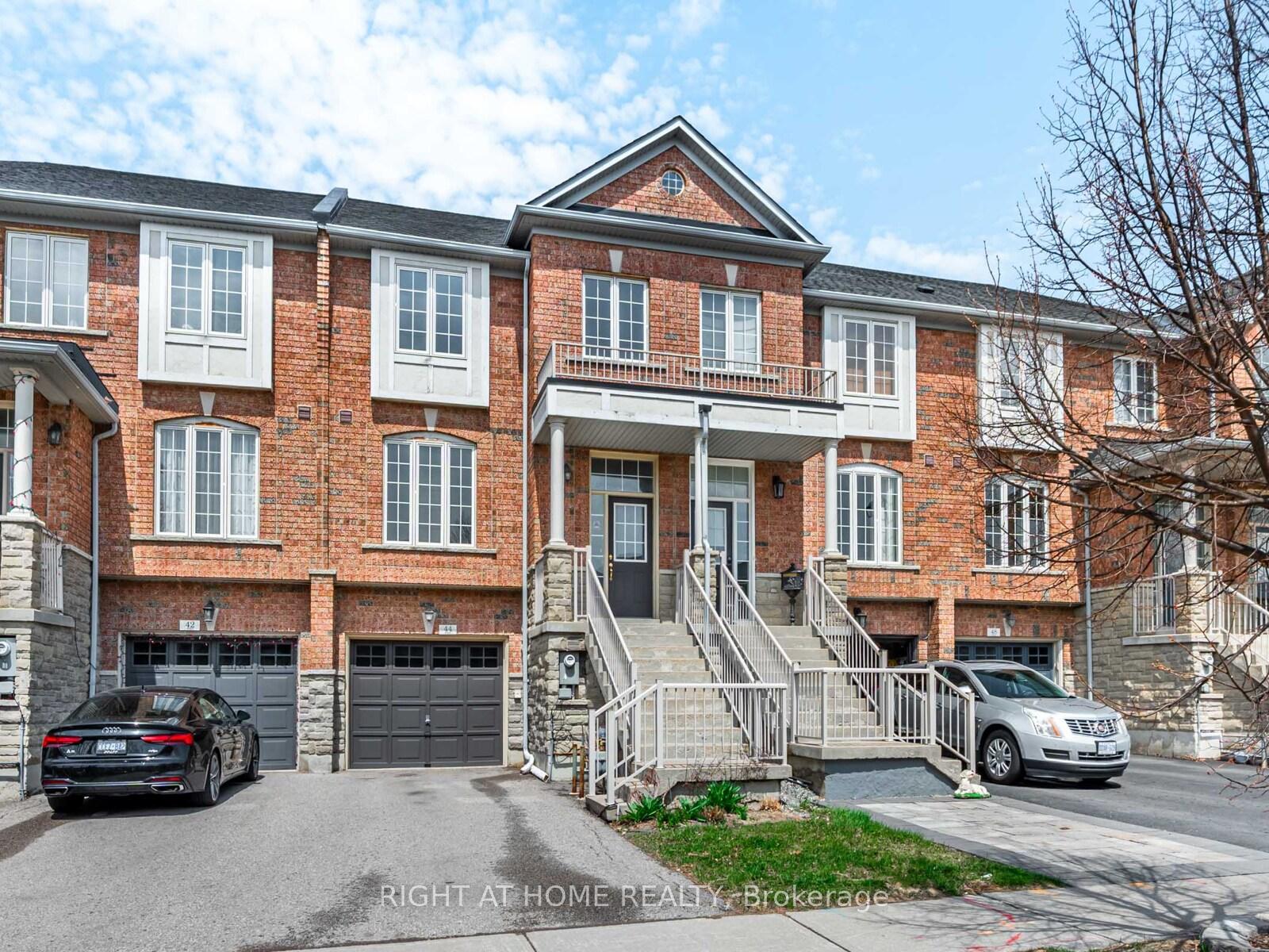 Photo 2 of 44 Martell Gate, Aurora, Bayview Northeast — HOMEH