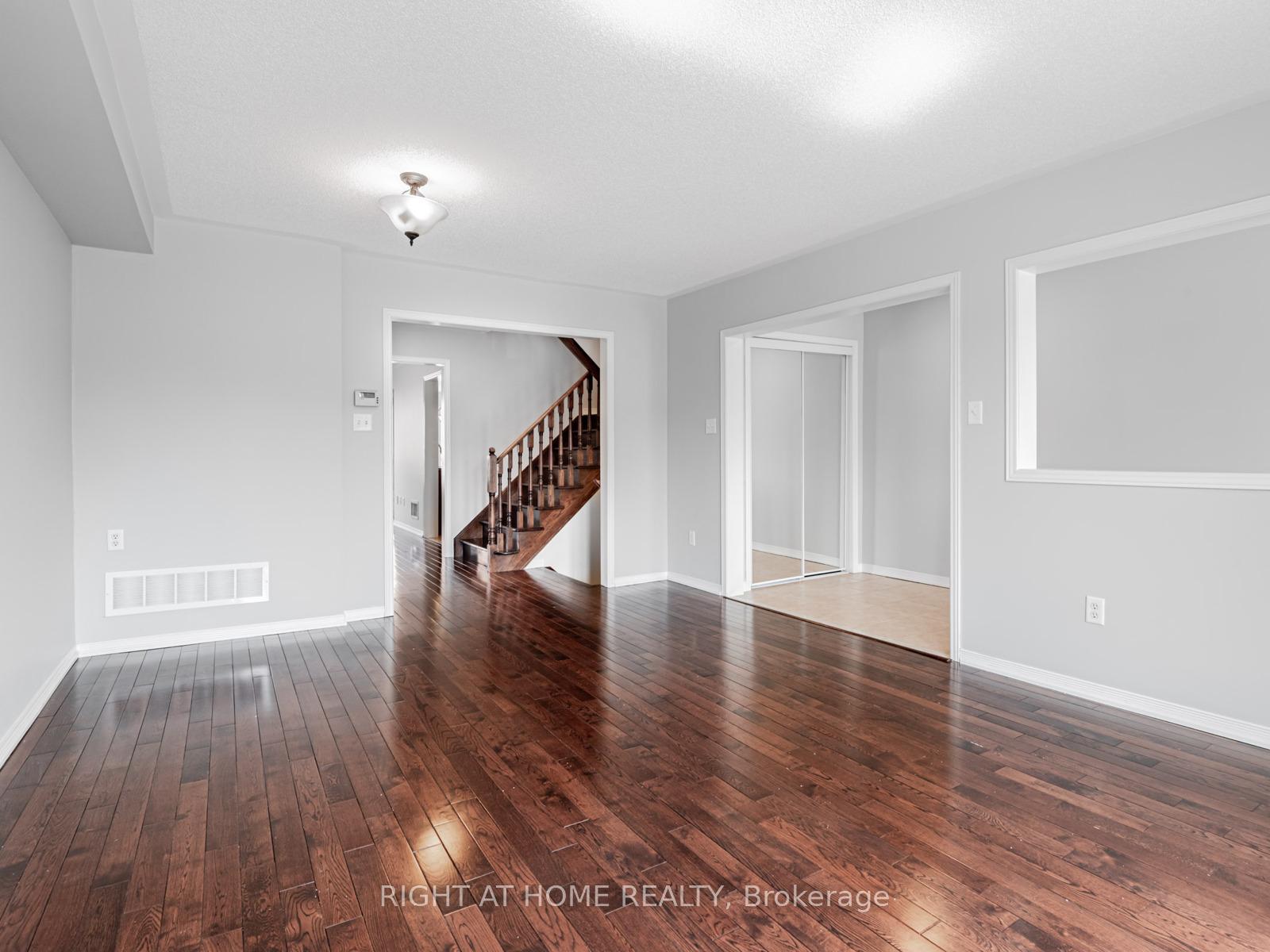Photo 28 of 44 Martell Gate, Aurora, Bayview Northeast — HOMEH