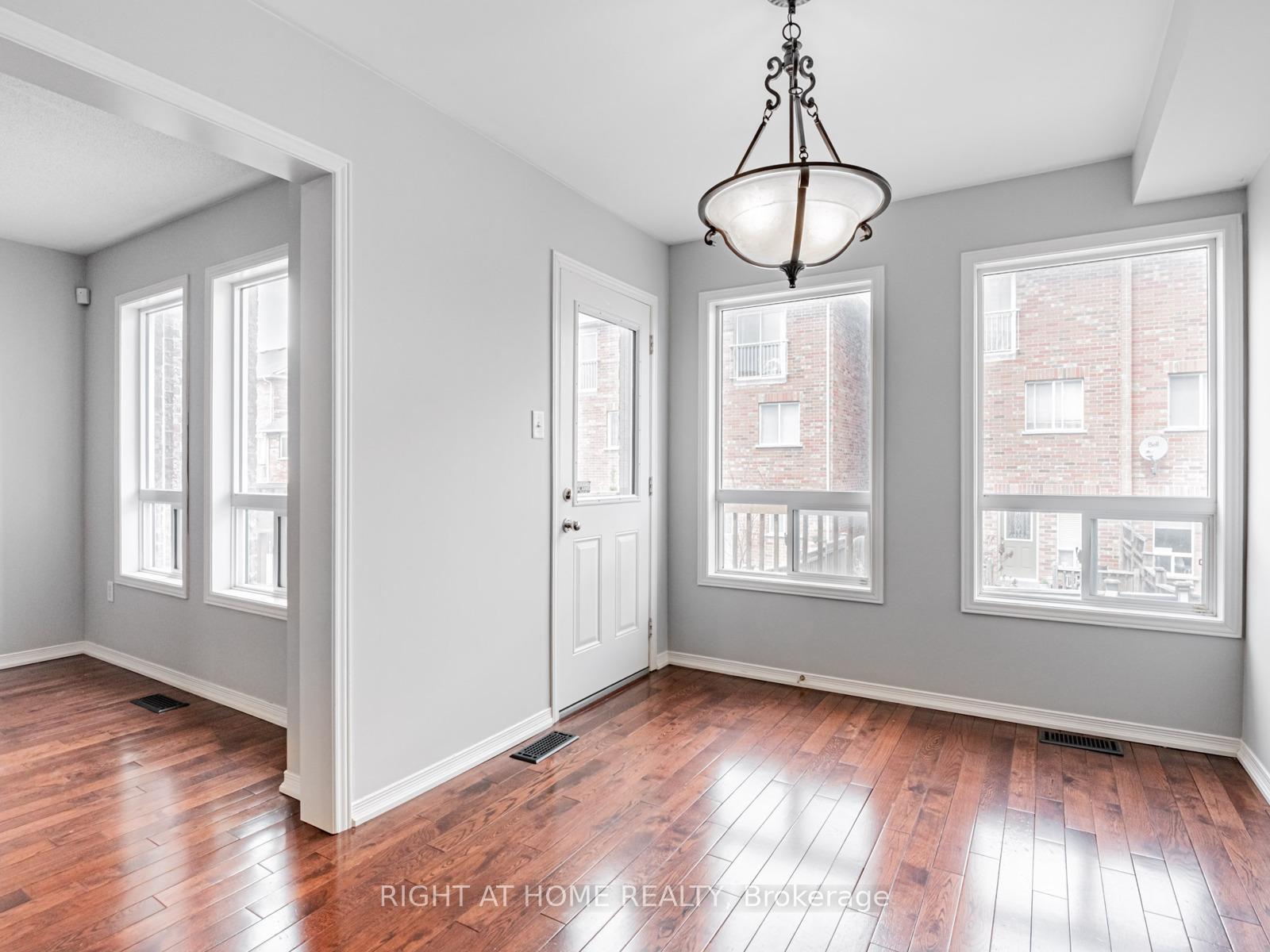 Photo 32 of 44 Martell Gate, Aurora, Bayview Northeast — HOMEH