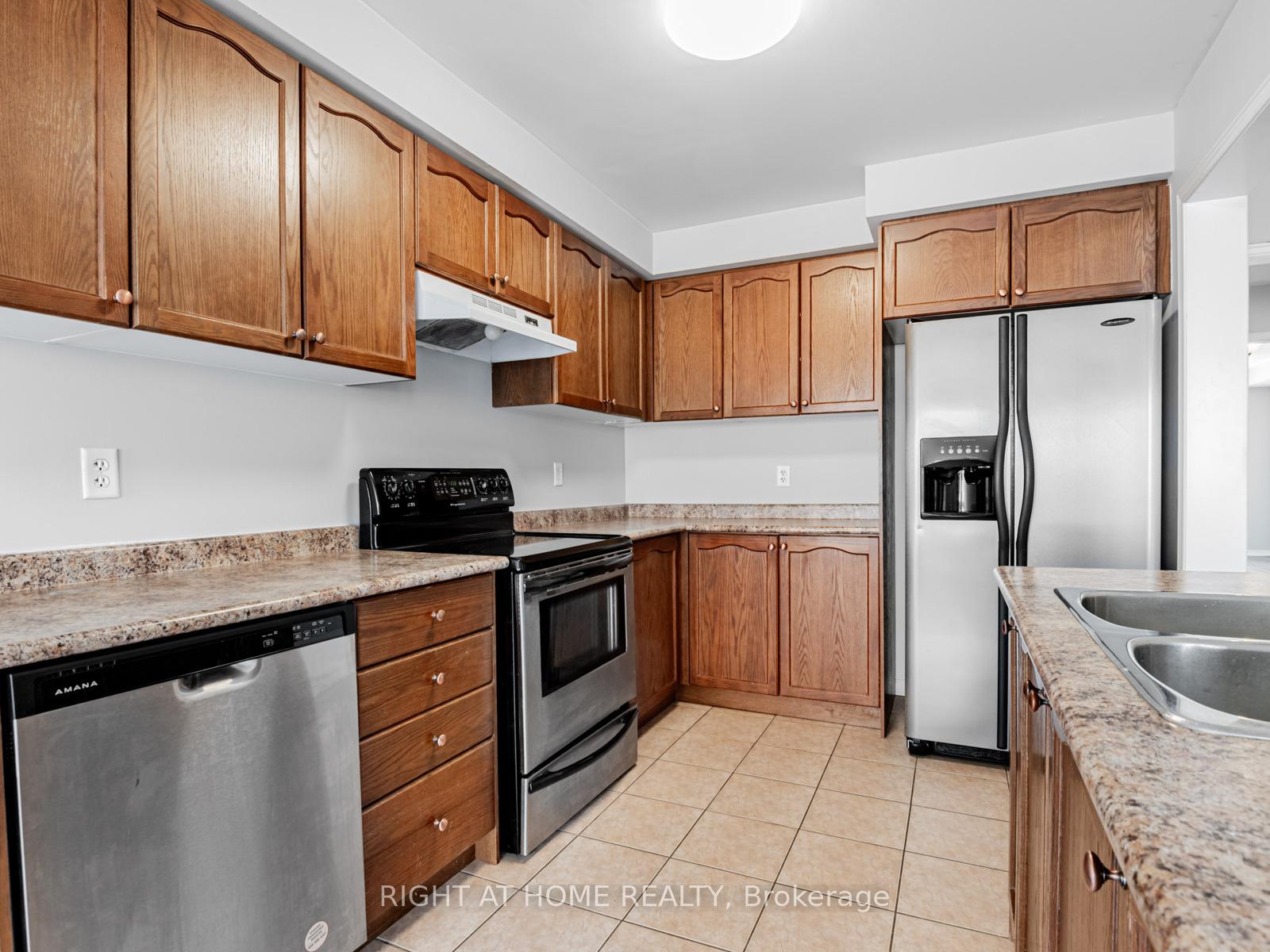 Photo 17 of 44 Martell Gate, Aurora, Bayview Northeast — HOMEH