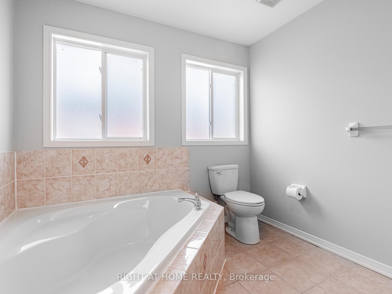 Photo 26 of 44 Martell Gate, Aurora, Bayview Northeast — HOMEH
