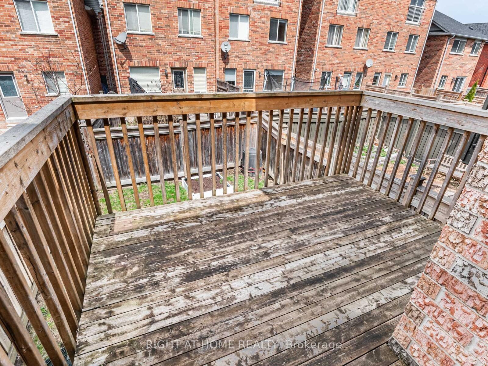 Photo 24 of 44 Martell Gate, Aurora, Bayview Northeast — HOMEH