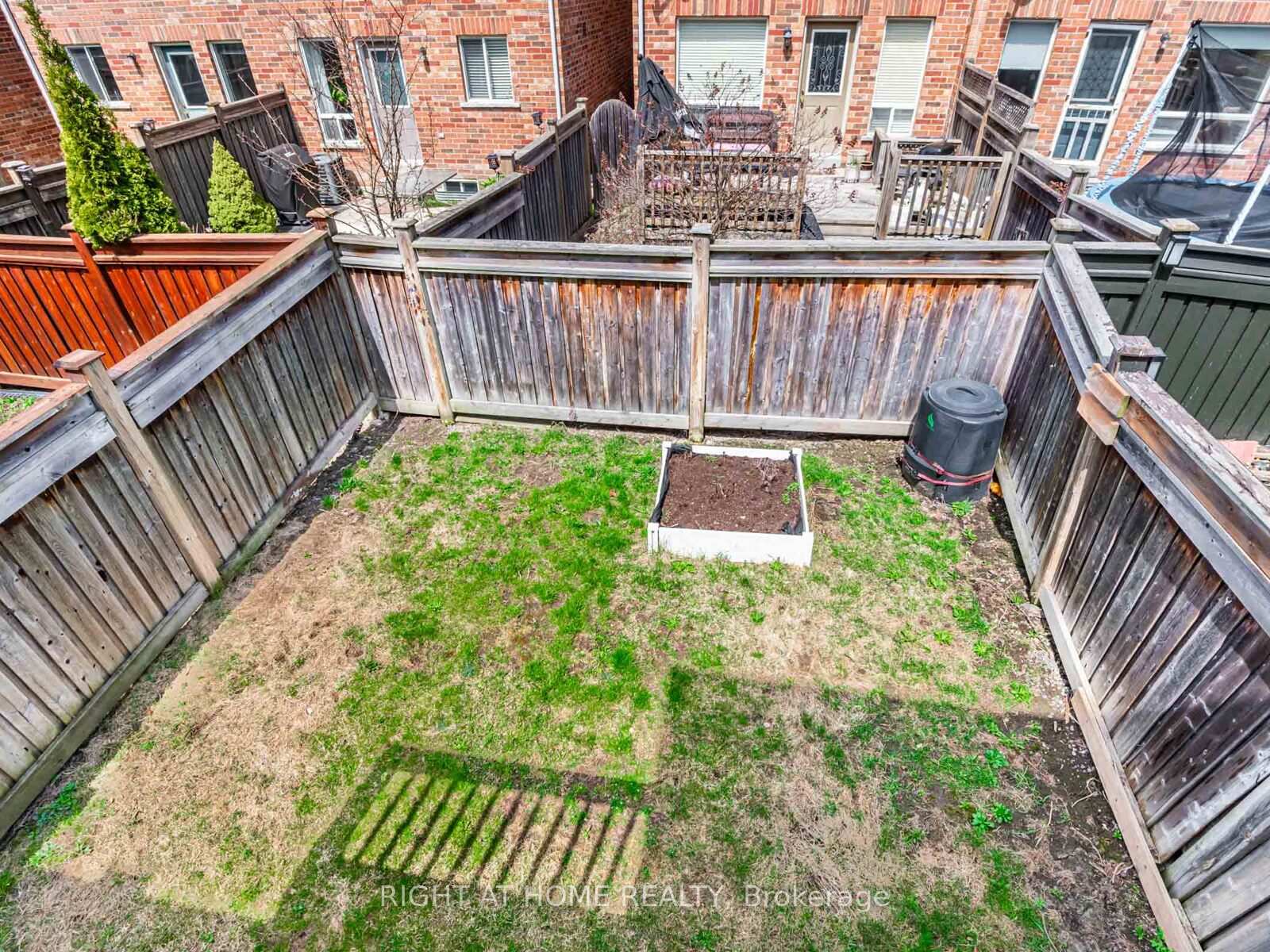 Photo 33 of 44 Martell Gate, Aurora, Bayview Northeast — HOMEH