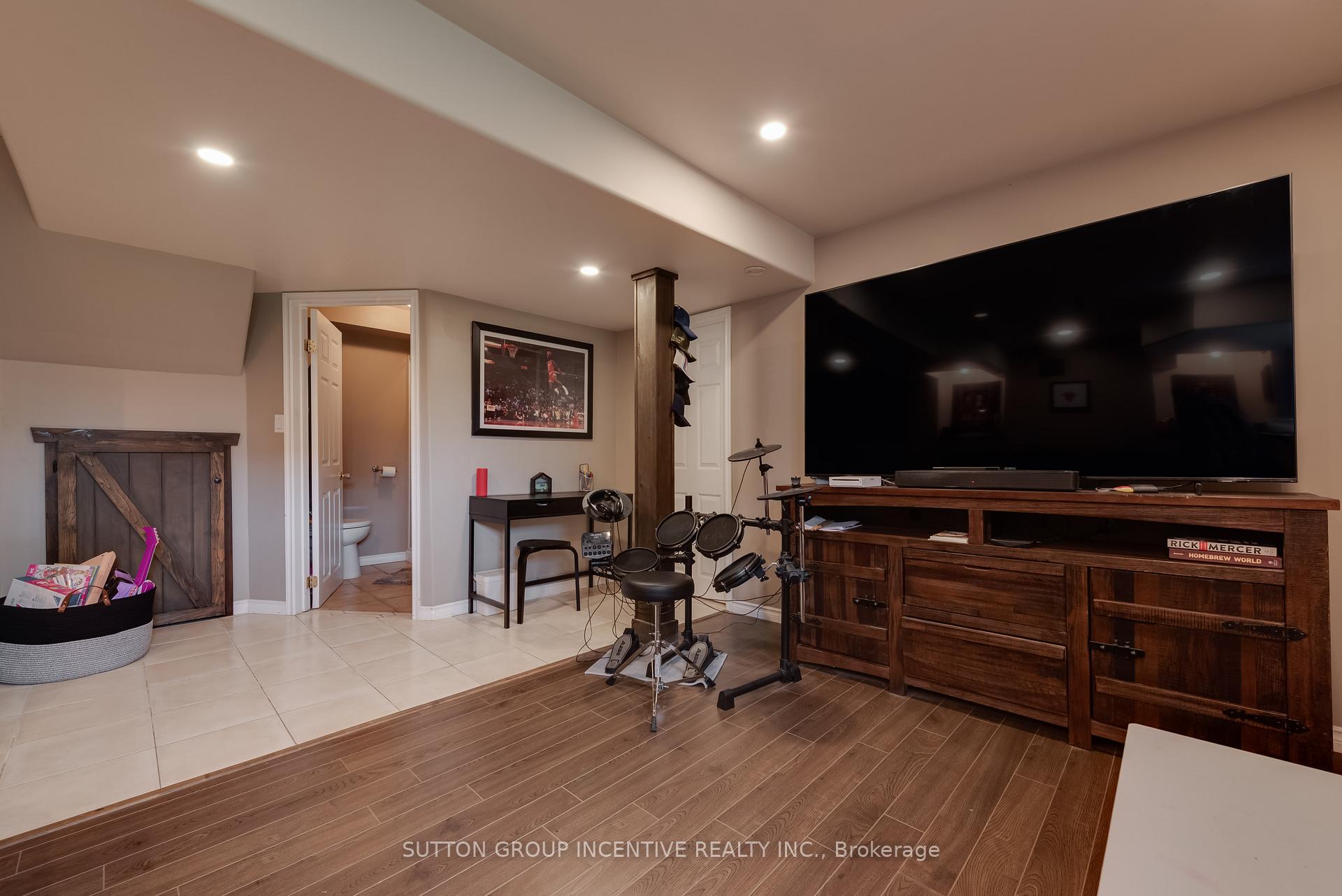 Photo 33 of 62 Darren Drive, Essa, Angus — HOMEH