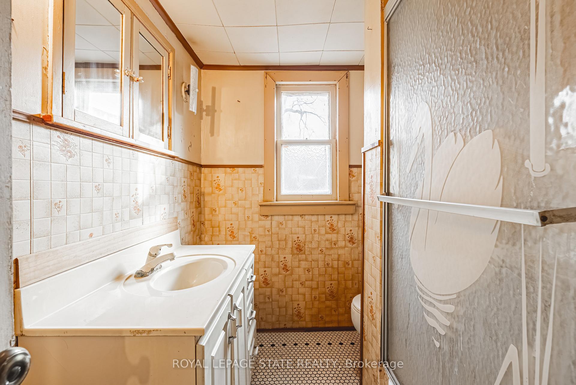 Photo 9 of 26 Hope Street, Hamilton, Dundas — HOMEH