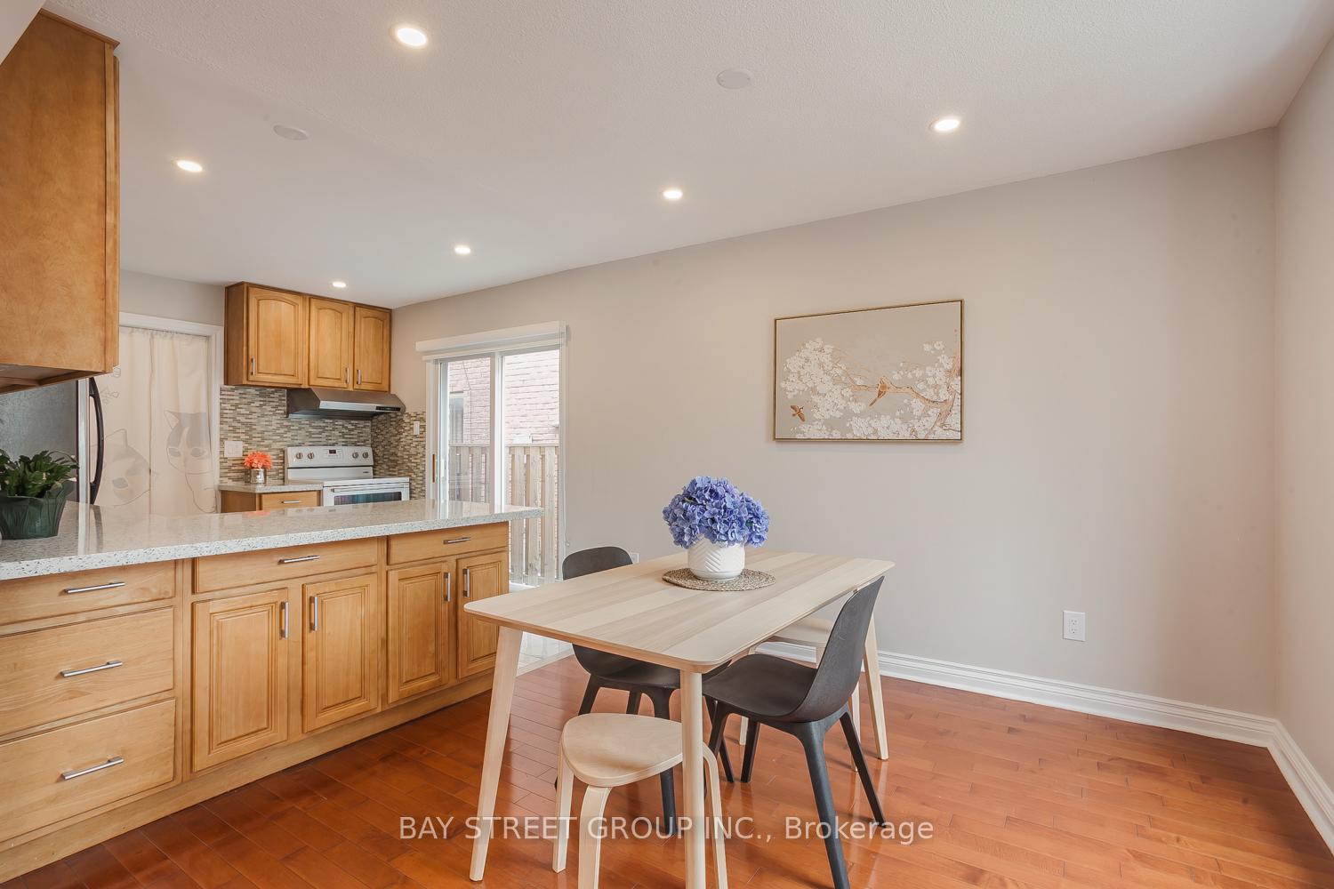 Photo 9 of 3 Upton Crescent, Markham, Milliken Mills West — HOMEH