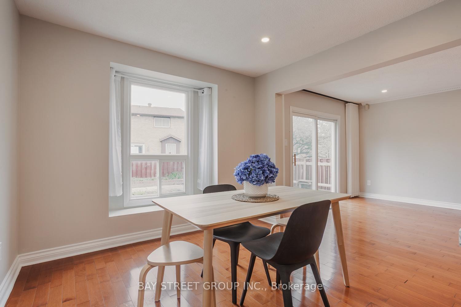 Photo 15 of 3 Upton Crescent, Markham, Milliken Mills West — HOMEH