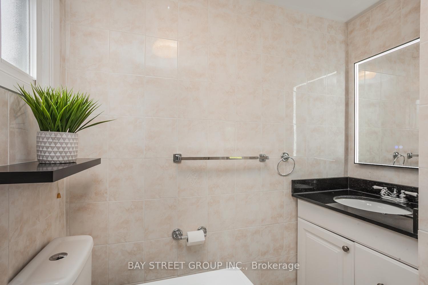 Photo 18 of 3 Upton Crescent, Markham, Milliken Mills West — HOMEH