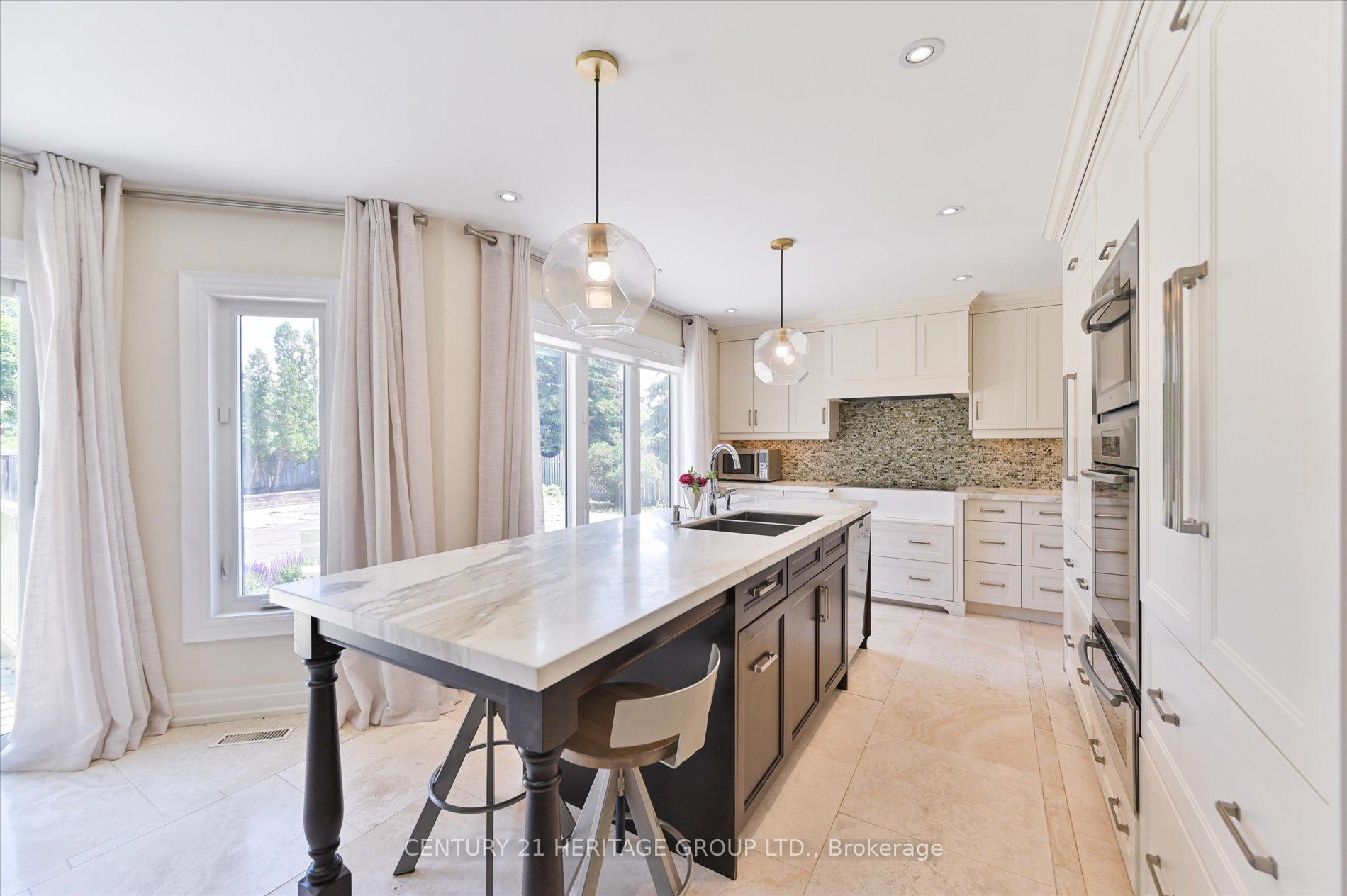 Photo 15 of 47 Berkeley Court, Markham, Unionville — HOMEH
