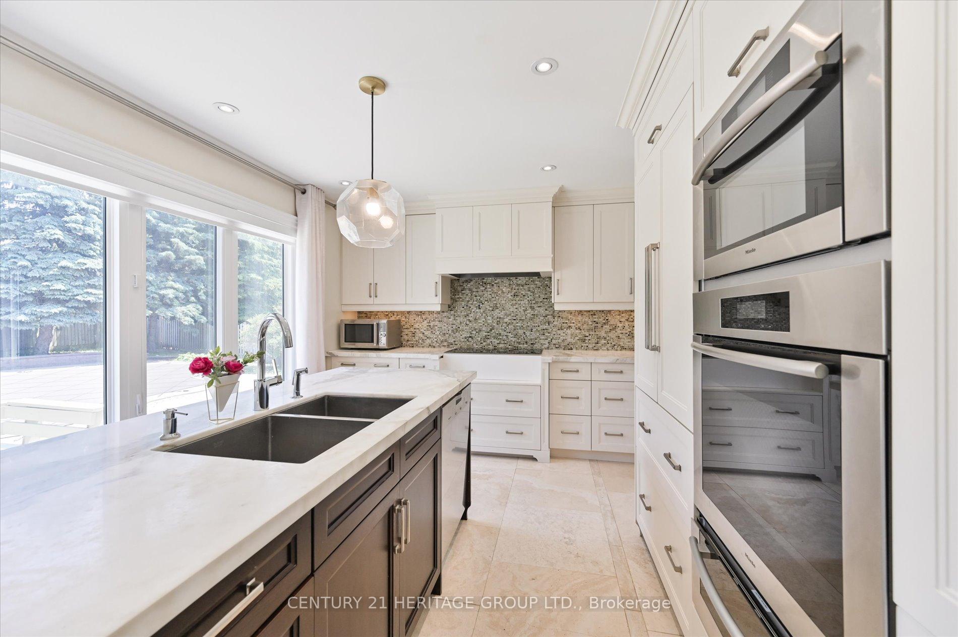 Photo 16 of 47 Berkeley Court, Markham, Unionville — HOMEH