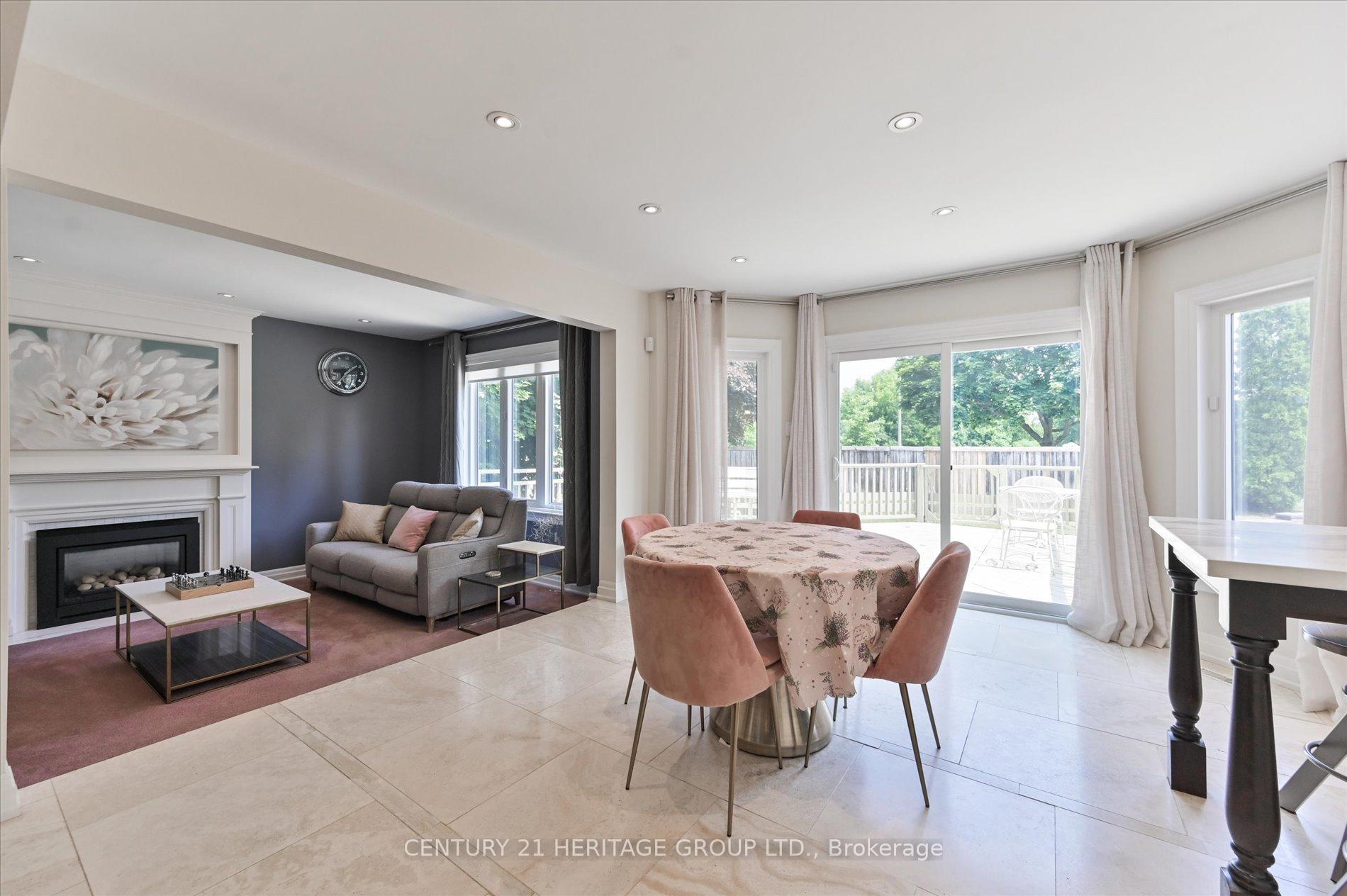Photo 17 of 47 Berkeley Court, Markham, Unionville — HOMEH