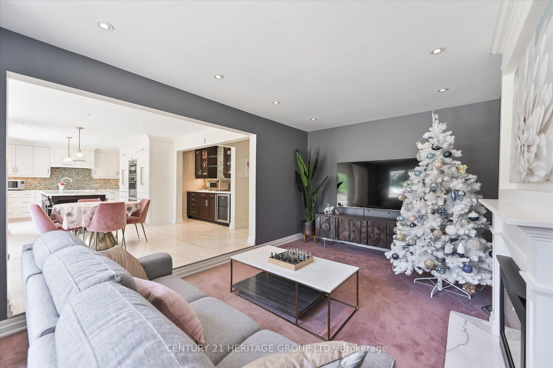 Photo 21 of 47 Berkeley Court, Markham, Unionville — HOMEH