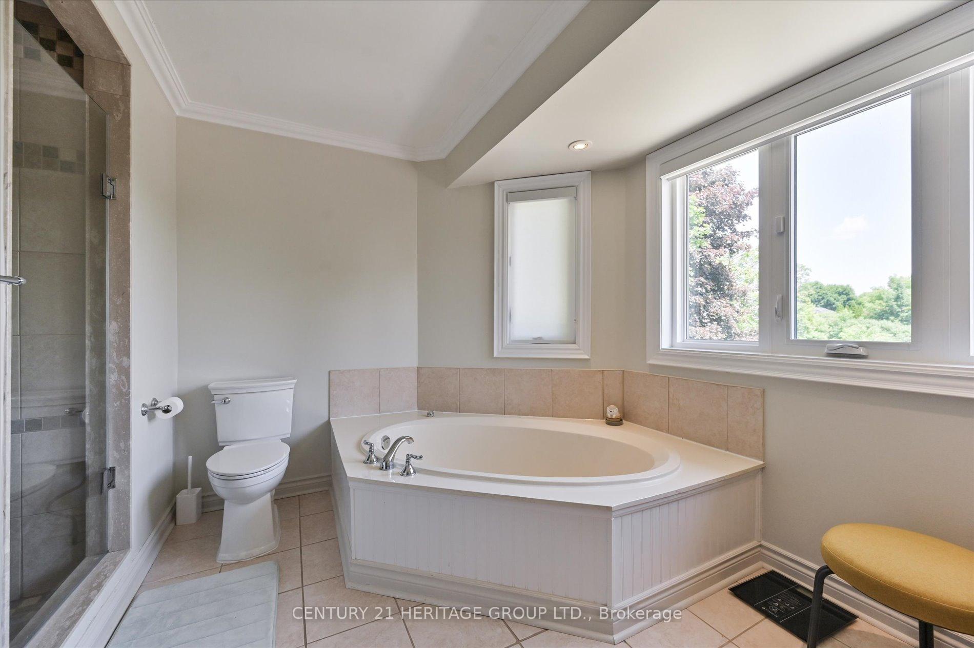Photo 30 of 47 Berkeley Court, Markham, Unionville — HOMEH