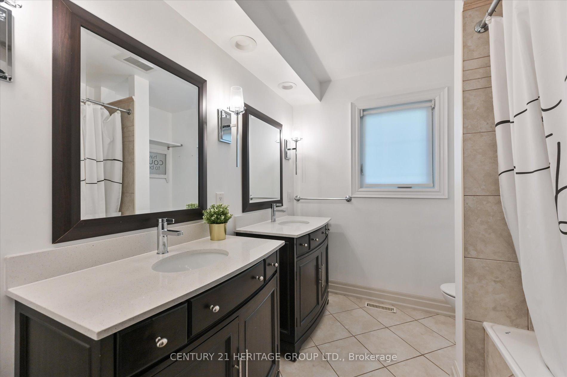 Photo 27 of 47 Berkeley Court, Markham, Unionville — HOMEH