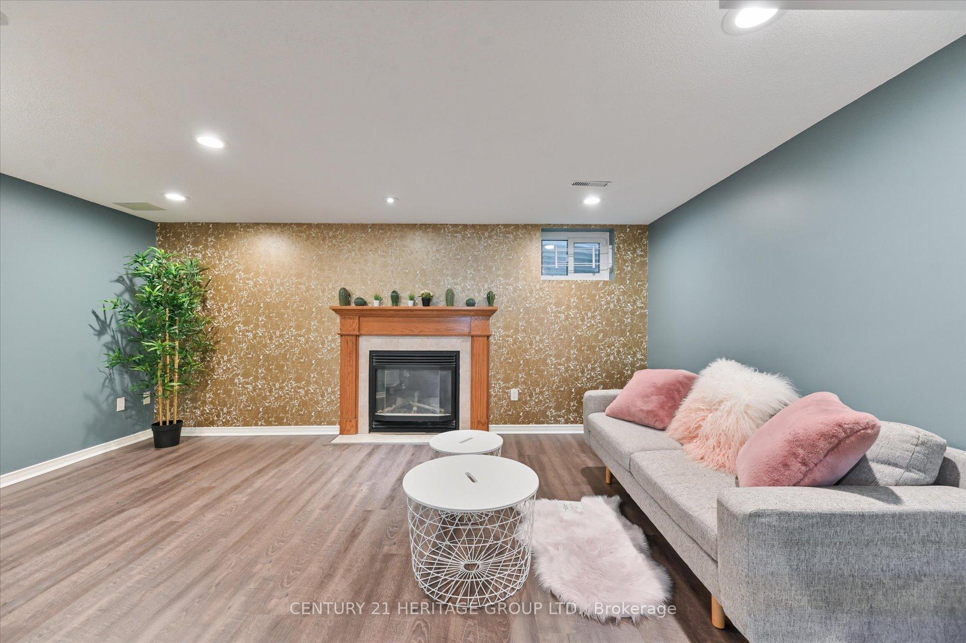 Photo 40 of 47 Berkeley Court, Markham, Unionville — HOMEH