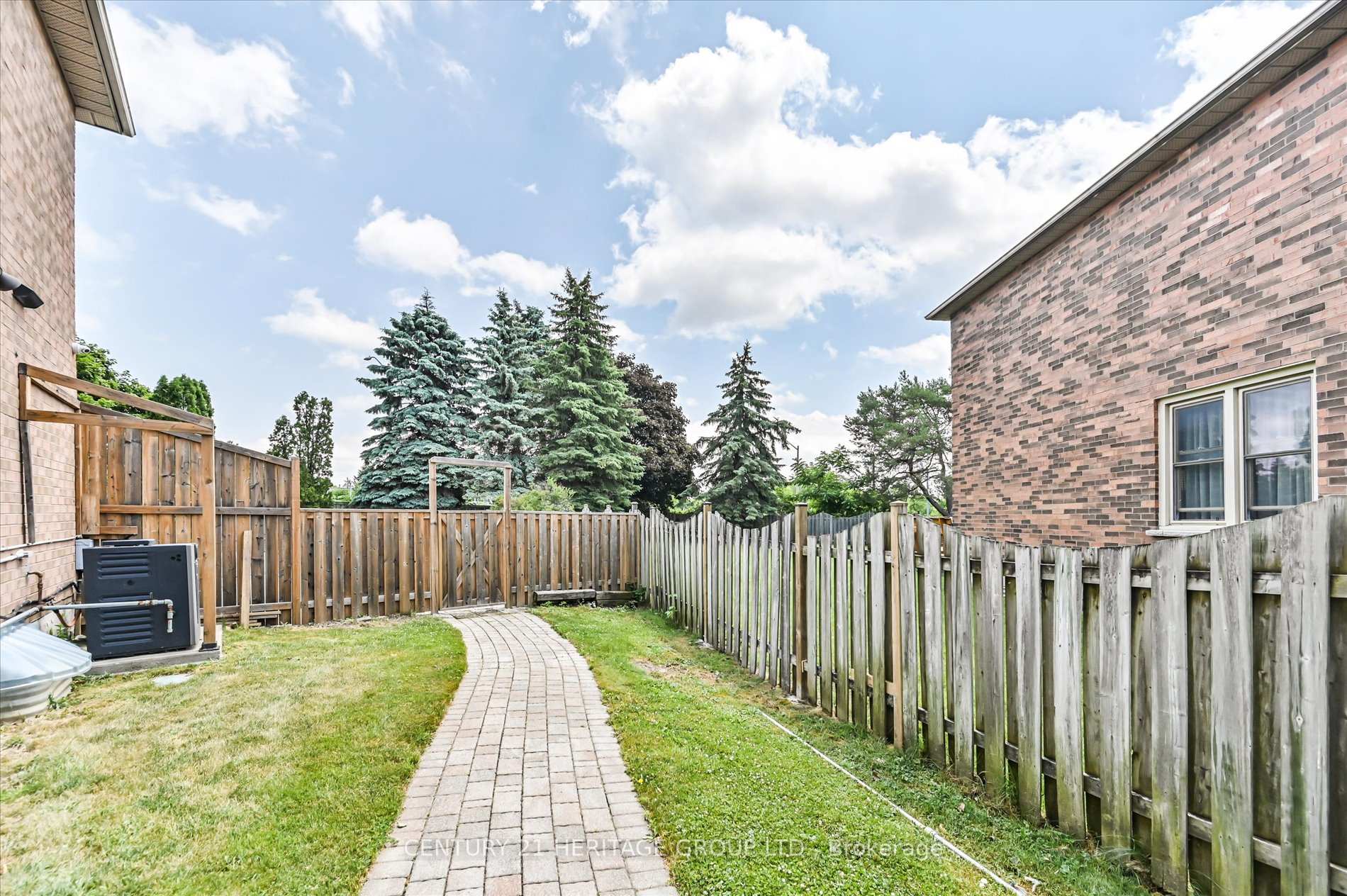Photo 49 of 47 Berkeley Court, Markham, Unionville — HOMEH