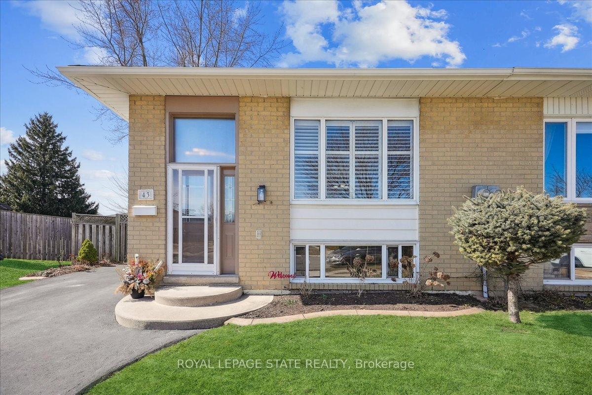 Photo 1 of 43 Yorkdale Crescent, Hamilton, Stoney Creek Mountain — HOMEH