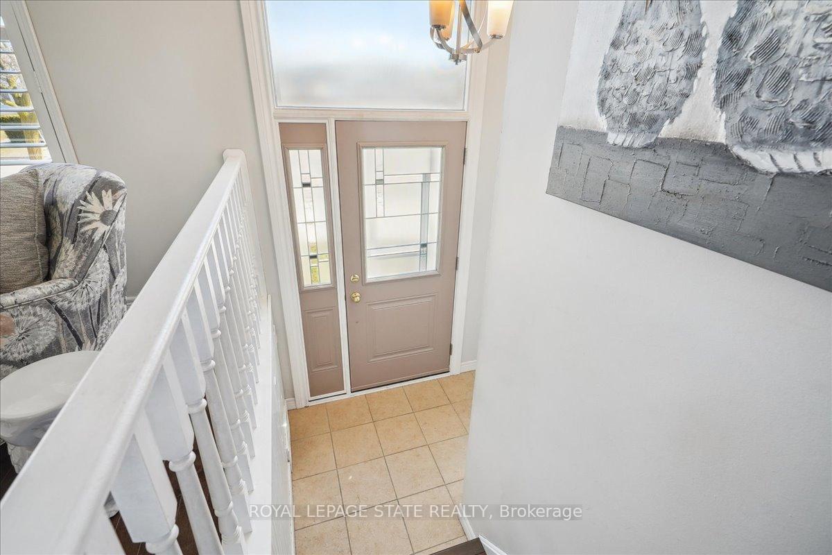 Photo 12 of 43 Yorkdale Crescent, Hamilton, Stoney Creek Mountain — HOMEH