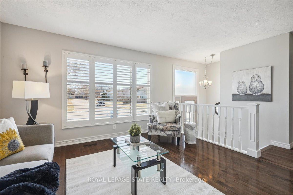 Photo 13 of 43 Yorkdale Crescent, Hamilton, Stoney Creek Mountain — HOMEH