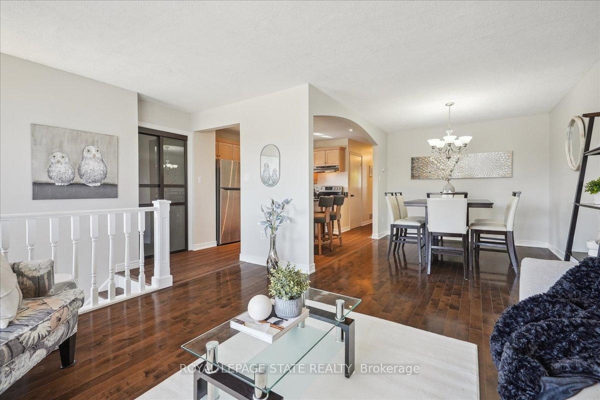 Photo 11 of 43 Yorkdale Crescent, Hamilton, Stoney Creek Mountain — HOMEH