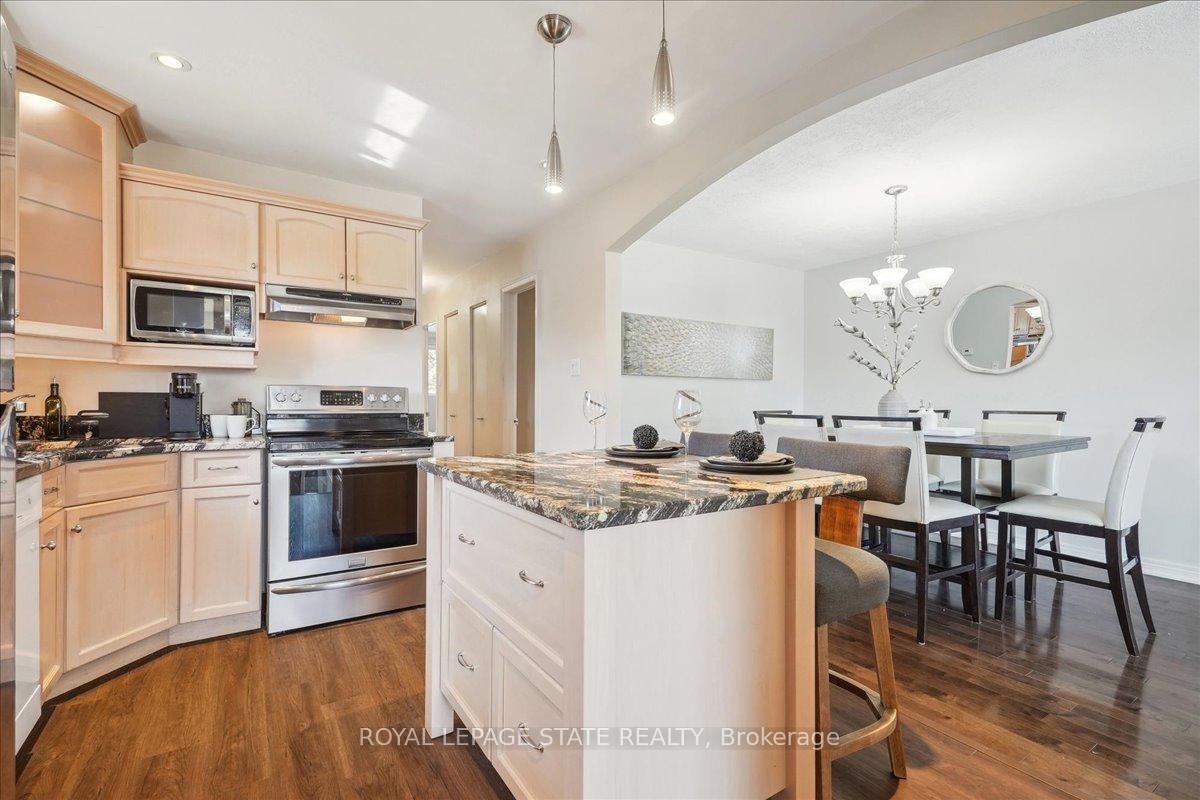 Photo 19 of 43 Yorkdale Crescent, Hamilton, Stoney Creek Mountain — HOMEH