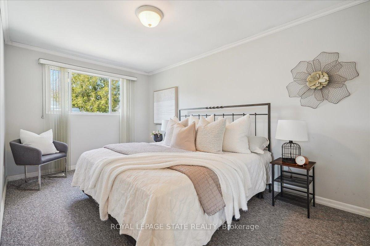 Photo 9 of 43 Yorkdale Crescent, Hamilton, Stoney Creek Mountain — HOMEH