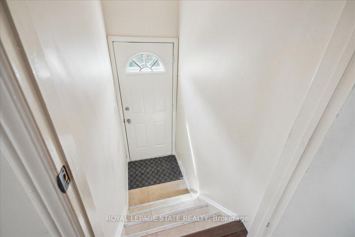 Photo 24 of 43 Yorkdale Crescent, Hamilton, Stoney Creek Mountain — HOMEH
