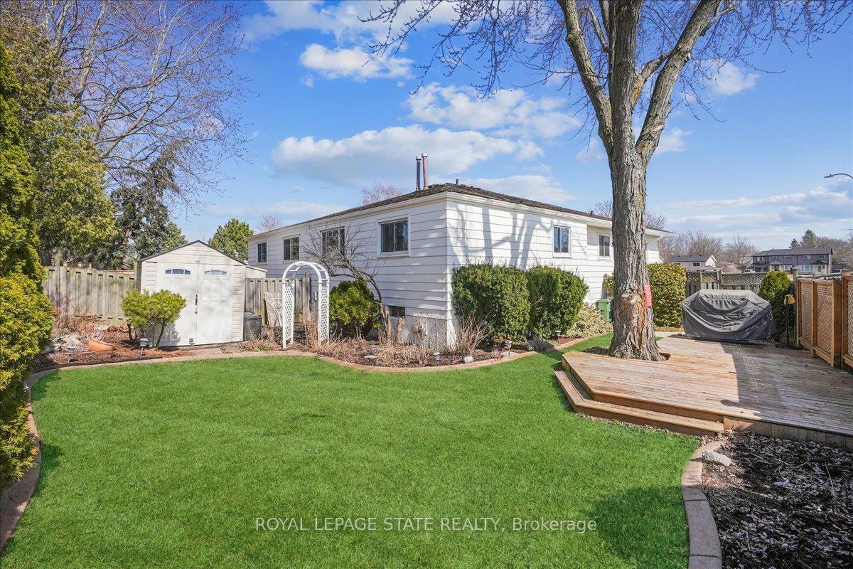 Photo 36 of 43 Yorkdale Crescent, Hamilton, Stoney Creek Mountain — HOMEH