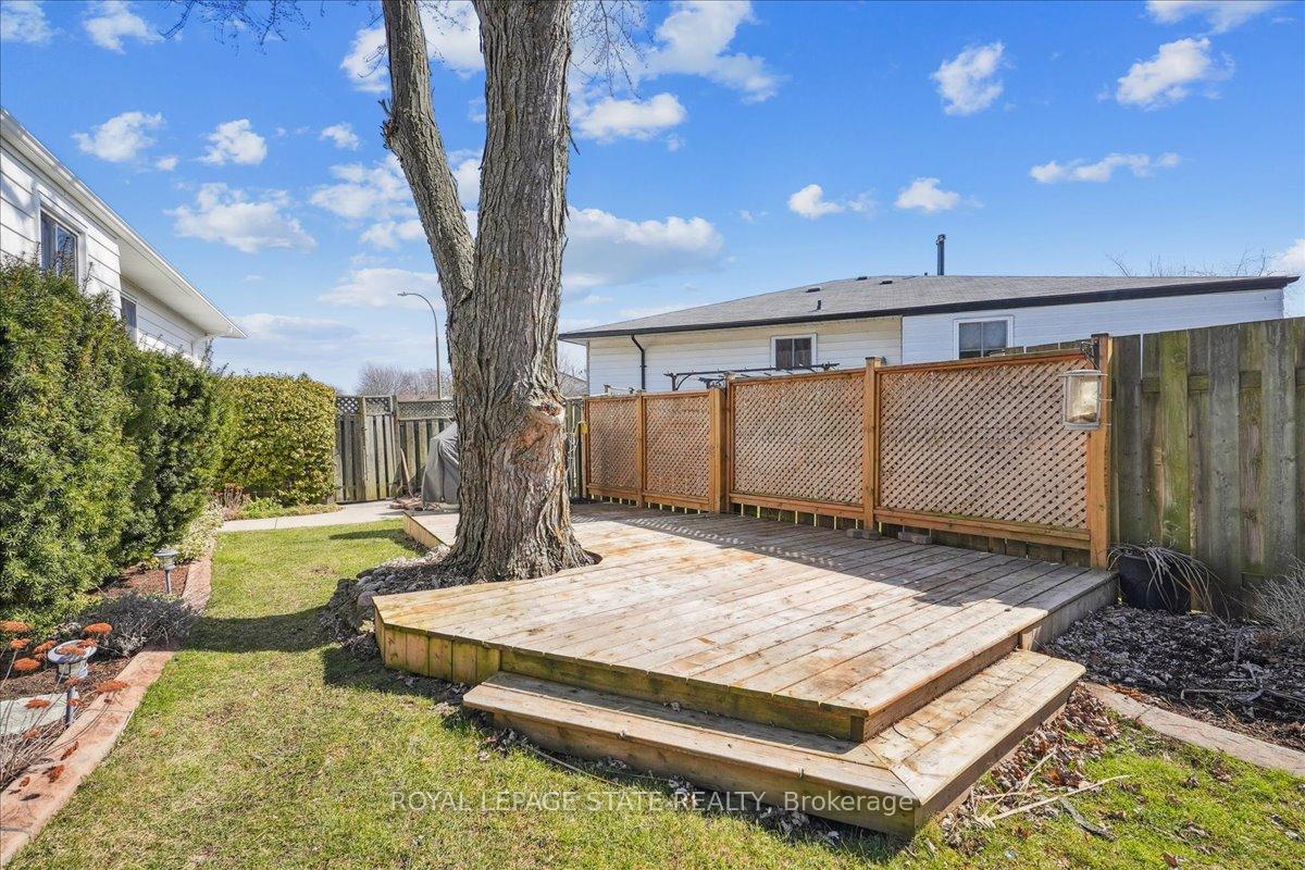 Photo 29 of 43 Yorkdale Crescent, Hamilton, Stoney Creek Mountain — HOMEH
