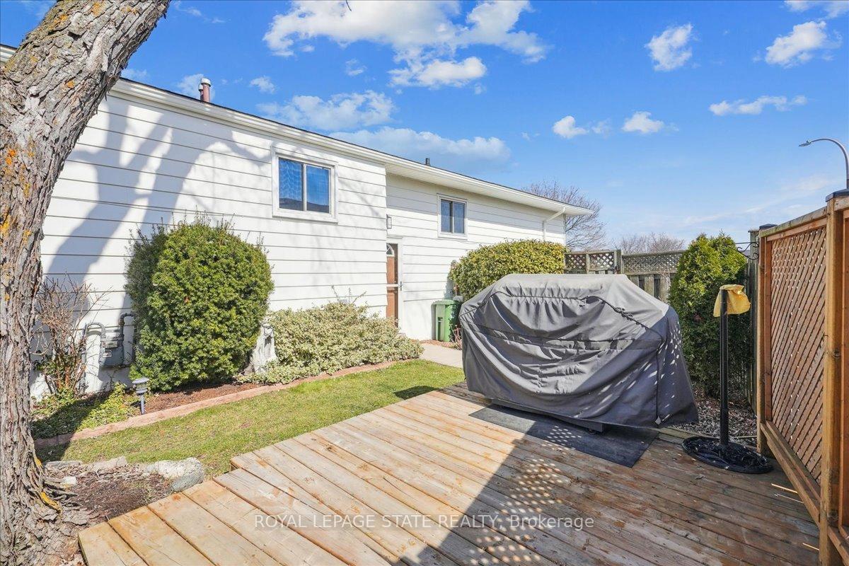 Photo 42 of 43 Yorkdale Crescent, Hamilton, Stoney Creek Mountain — HOMEH