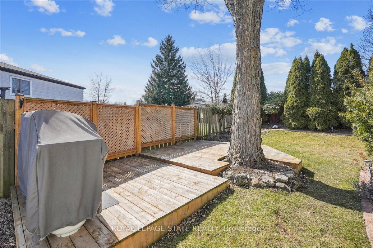 Photo 45 of 43 Yorkdale Crescent, Hamilton, Stoney Creek Mountain — HOMEH