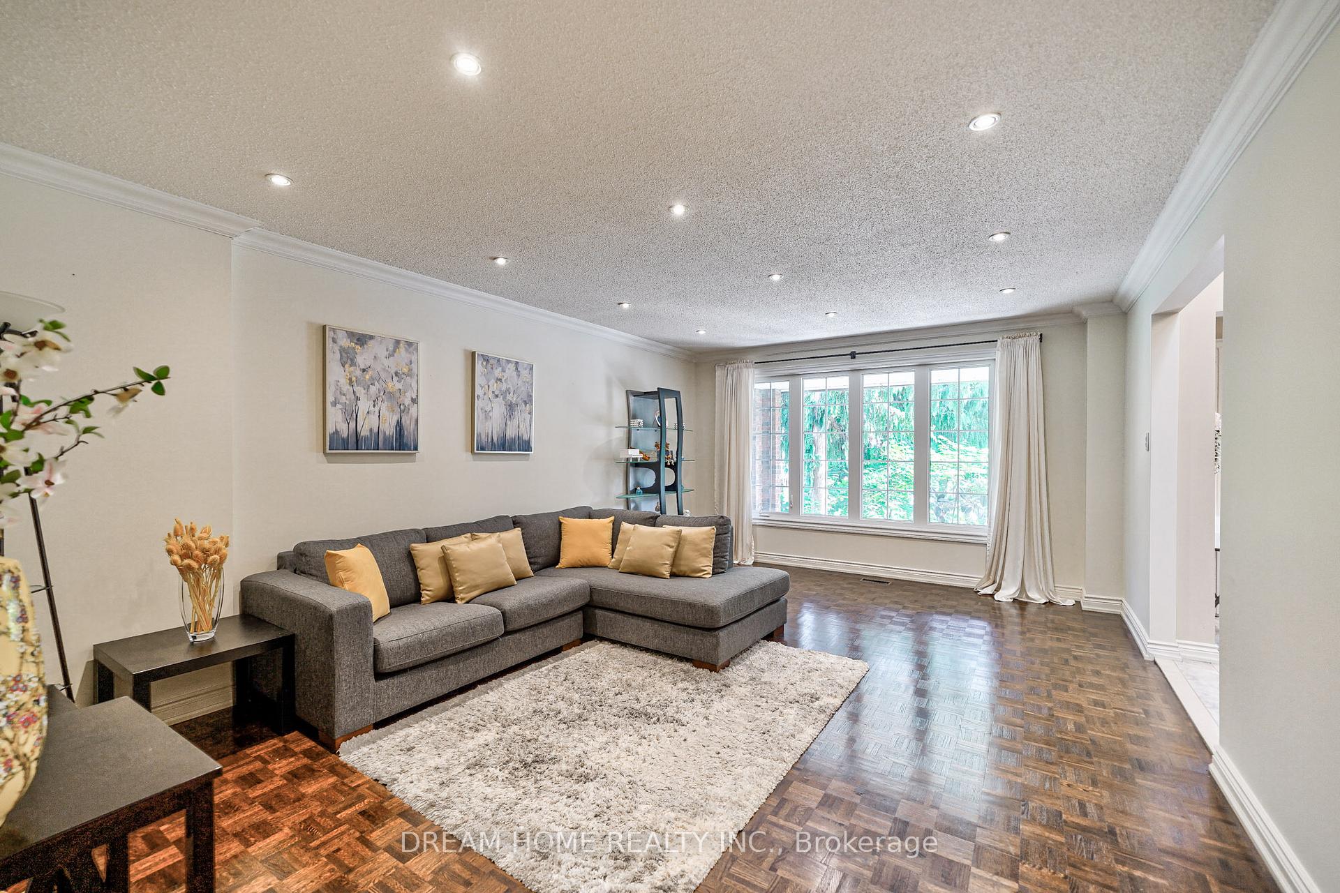Photo 8 of 79 Lunau Lane, Markham, Aileen-Willowbrook — HOMEH