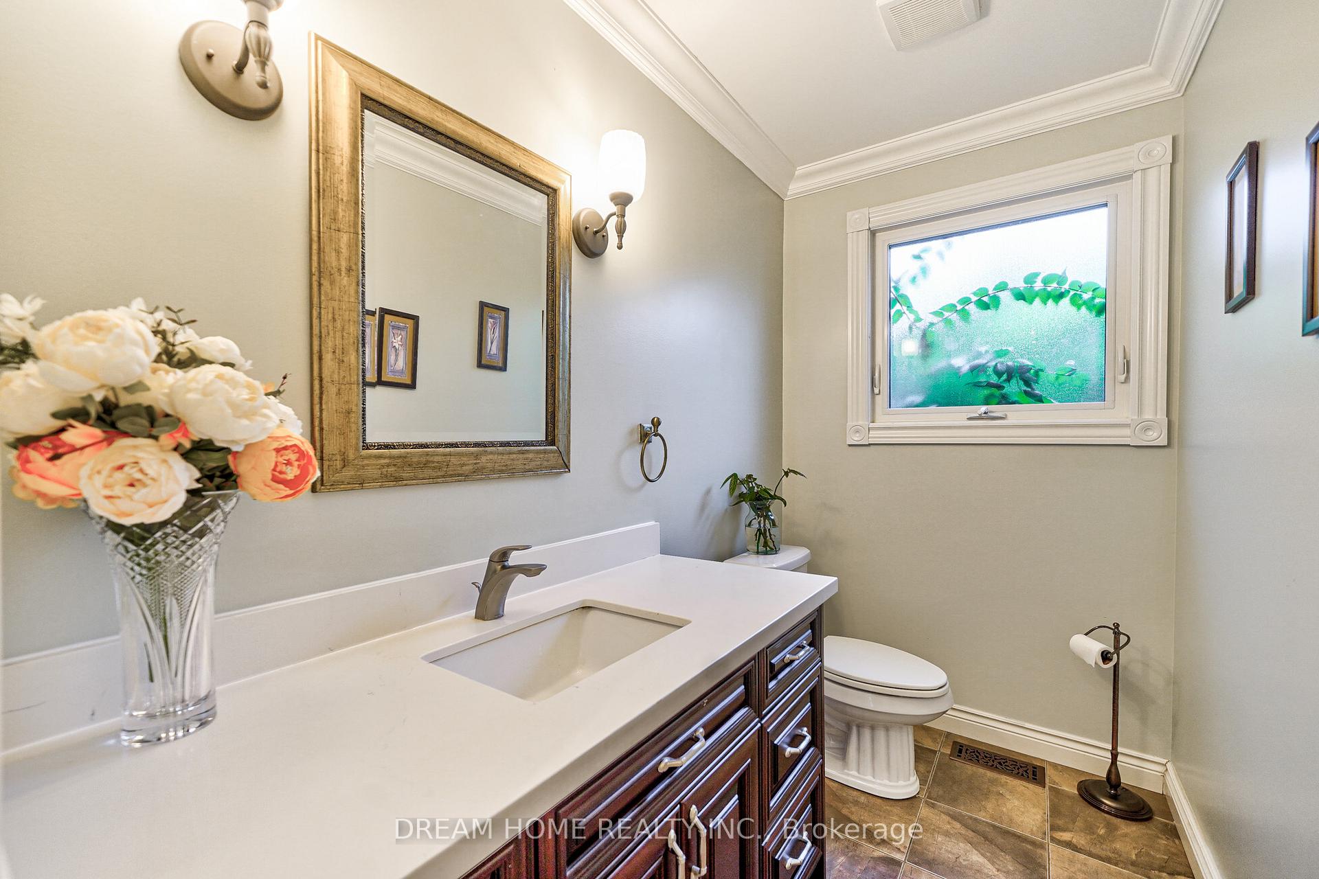 Photo 6 of 79 Lunau Lane, Markham, Aileen-Willowbrook — HOMEH