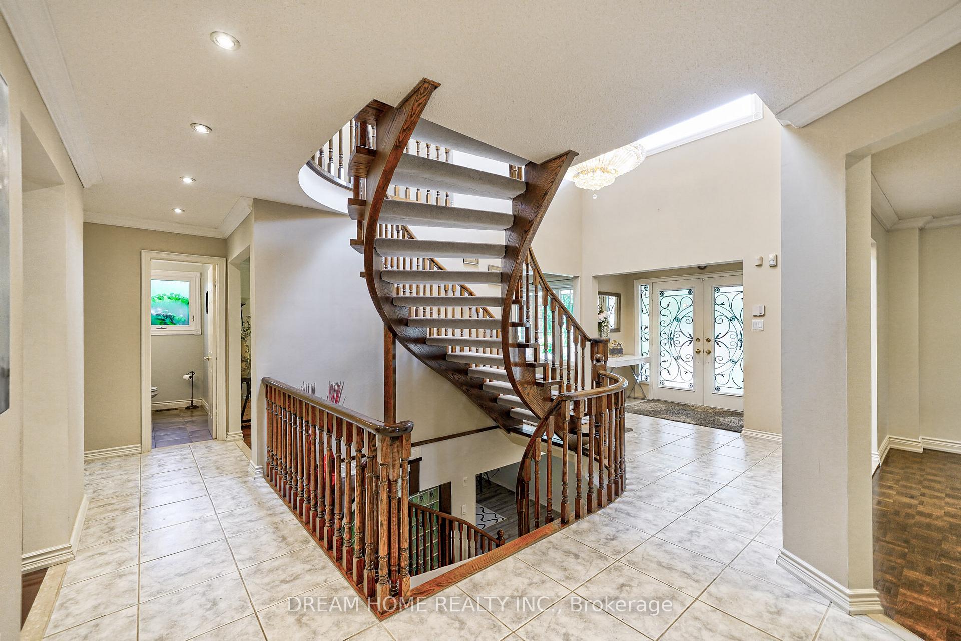 Photo 3 of 79 Lunau Lane, Markham, Aileen-Willowbrook — HOMEH