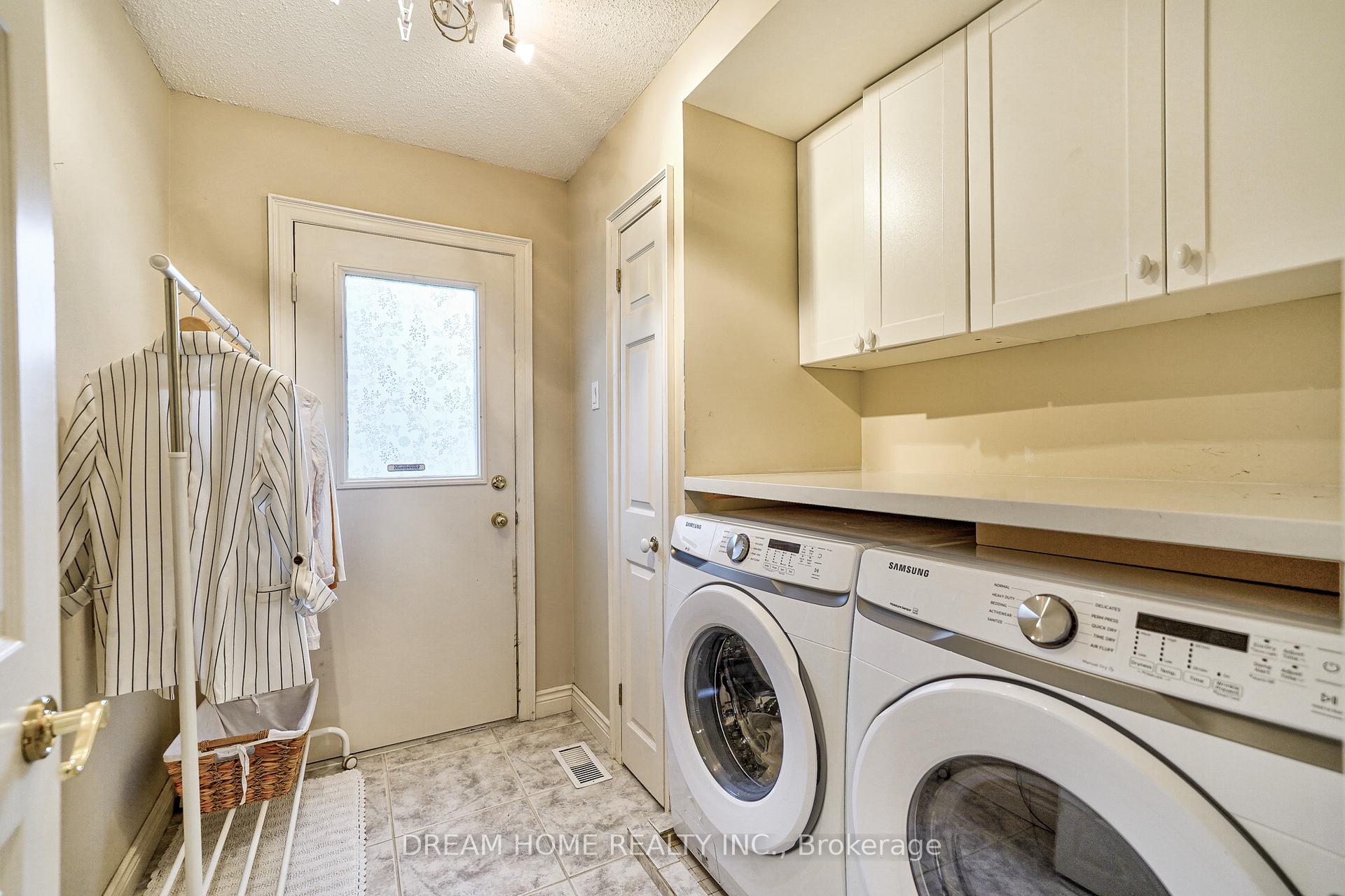 Photo 9 of 79 Lunau Lane, Markham, Aileen-Willowbrook — HOMEH