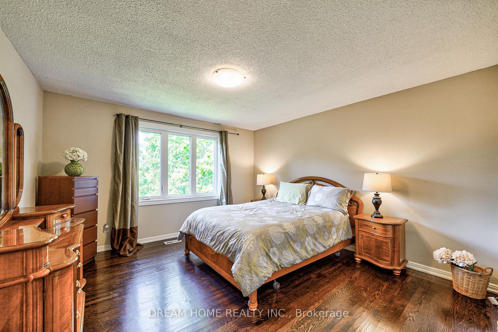 Photo 21 of 79 Lunau Lane, Markham, Aileen-Willowbrook — HOMEH