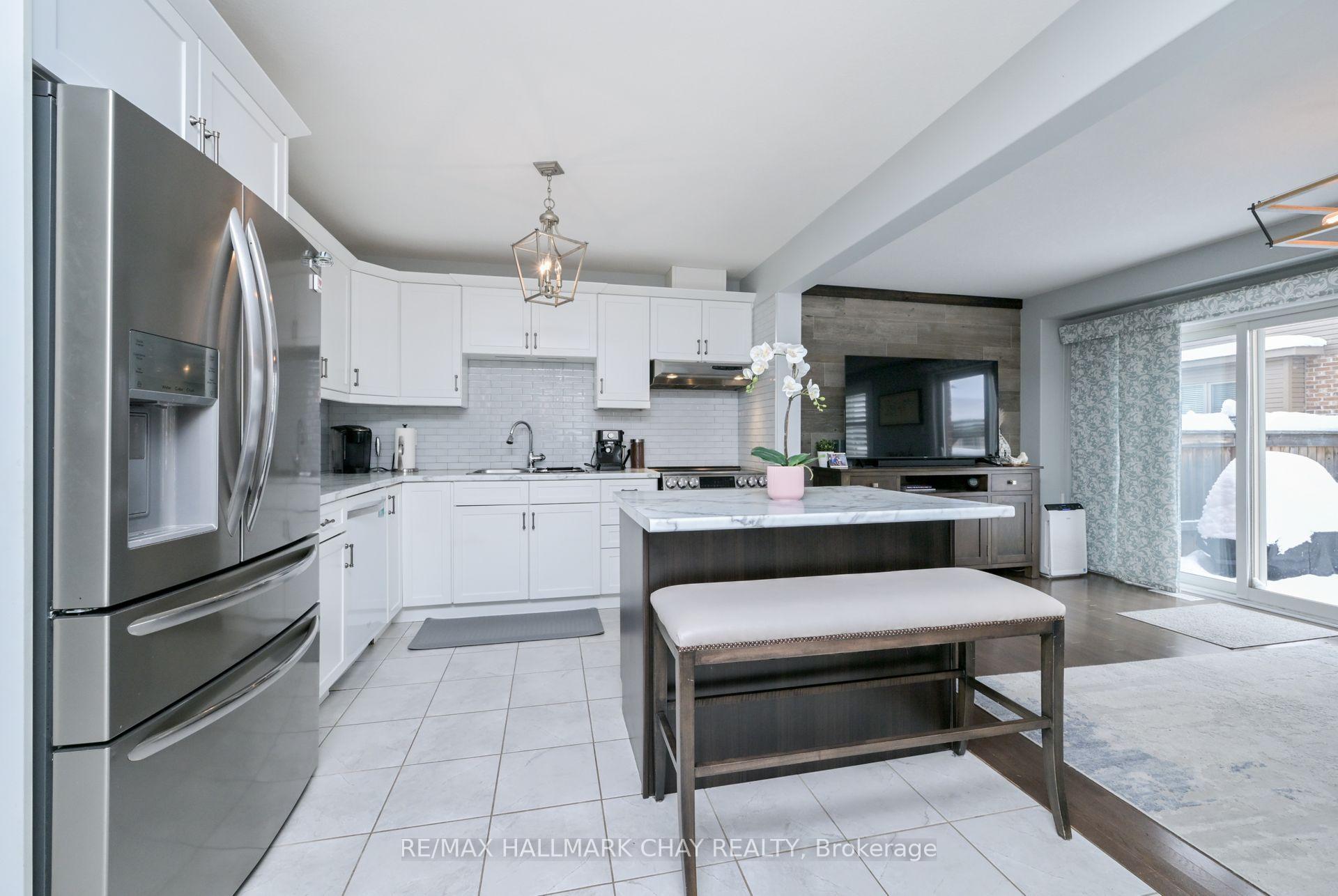 Photo 6 of 264 Hutchinson Drive, New Tecumseth, Alliston — HOMEH