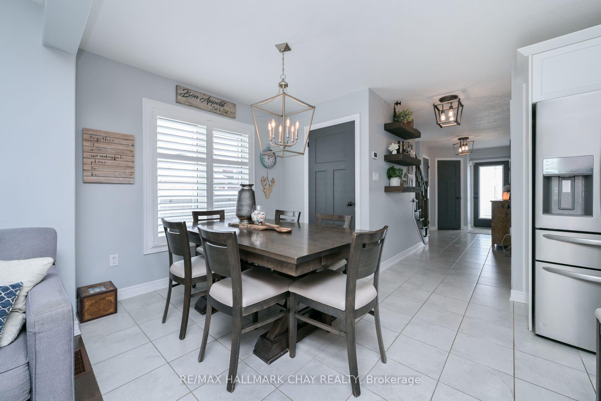 Photo 5 of 264 Hutchinson Drive, New Tecumseth, Alliston — HOMEH