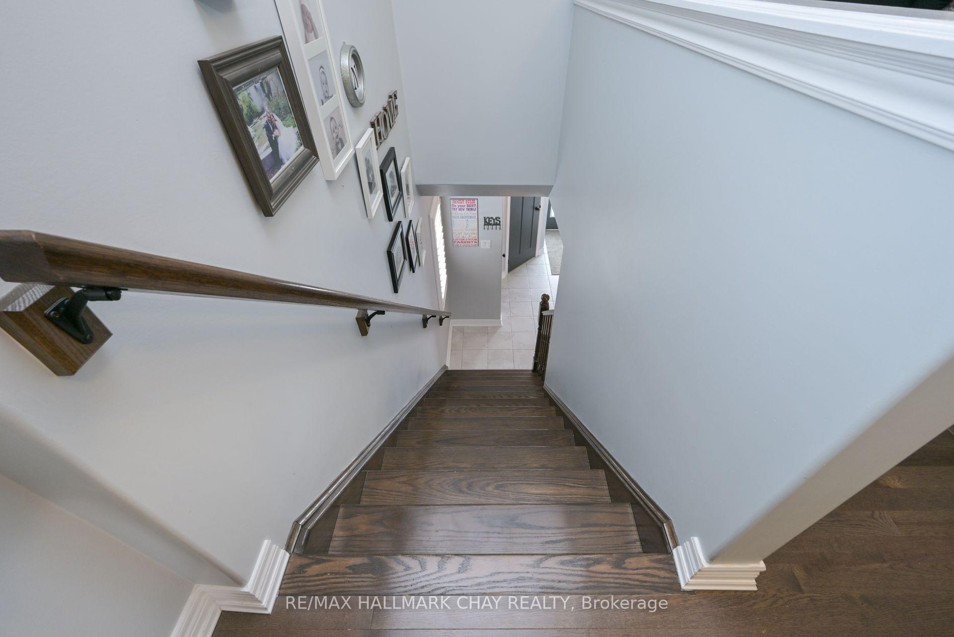 Photo 23 of 264 Hutchinson Drive, New Tecumseth, Alliston — HOMEH