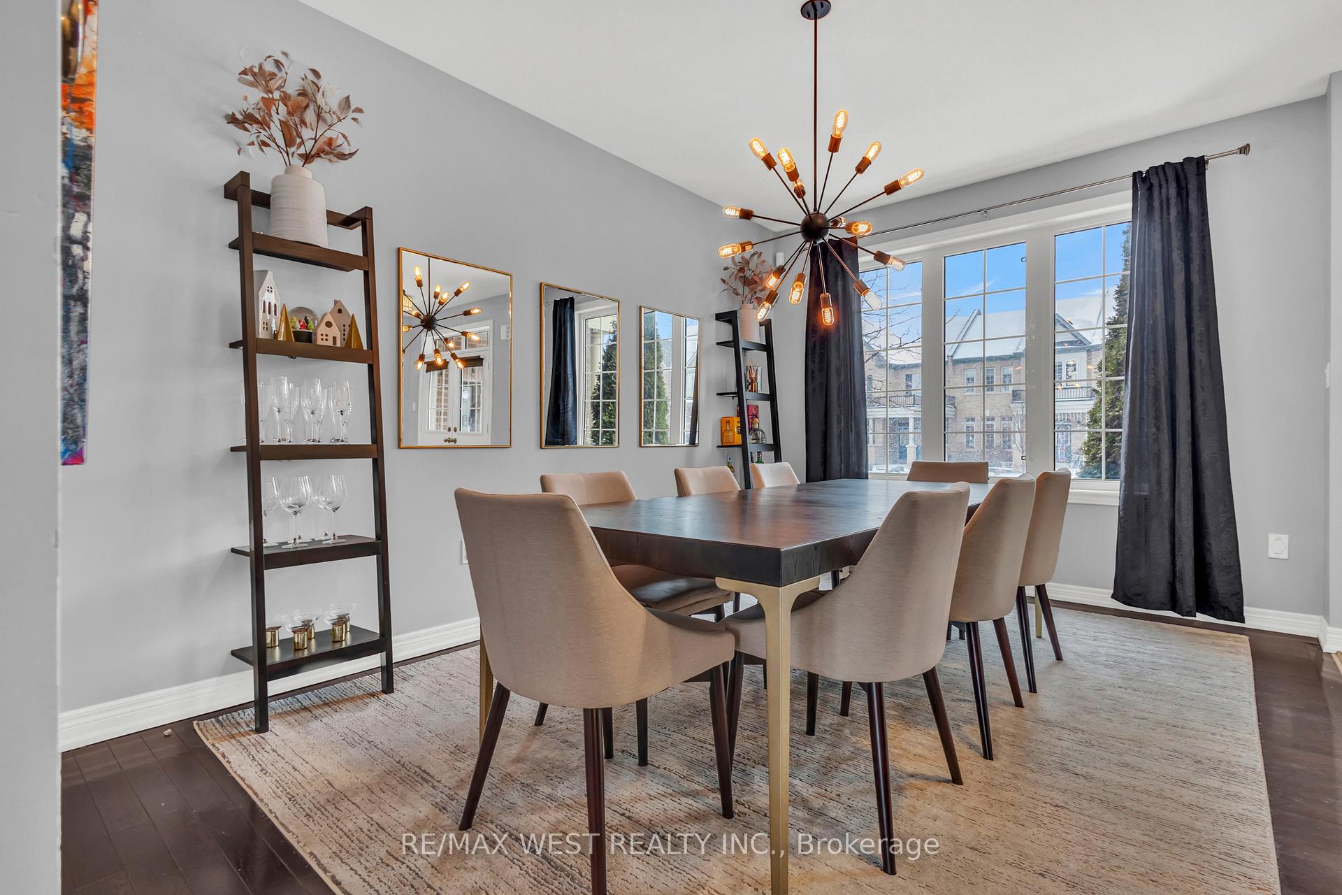 Photo 5 of 107 Barons Street E, Vaughan, Kleinburg — HOMEH