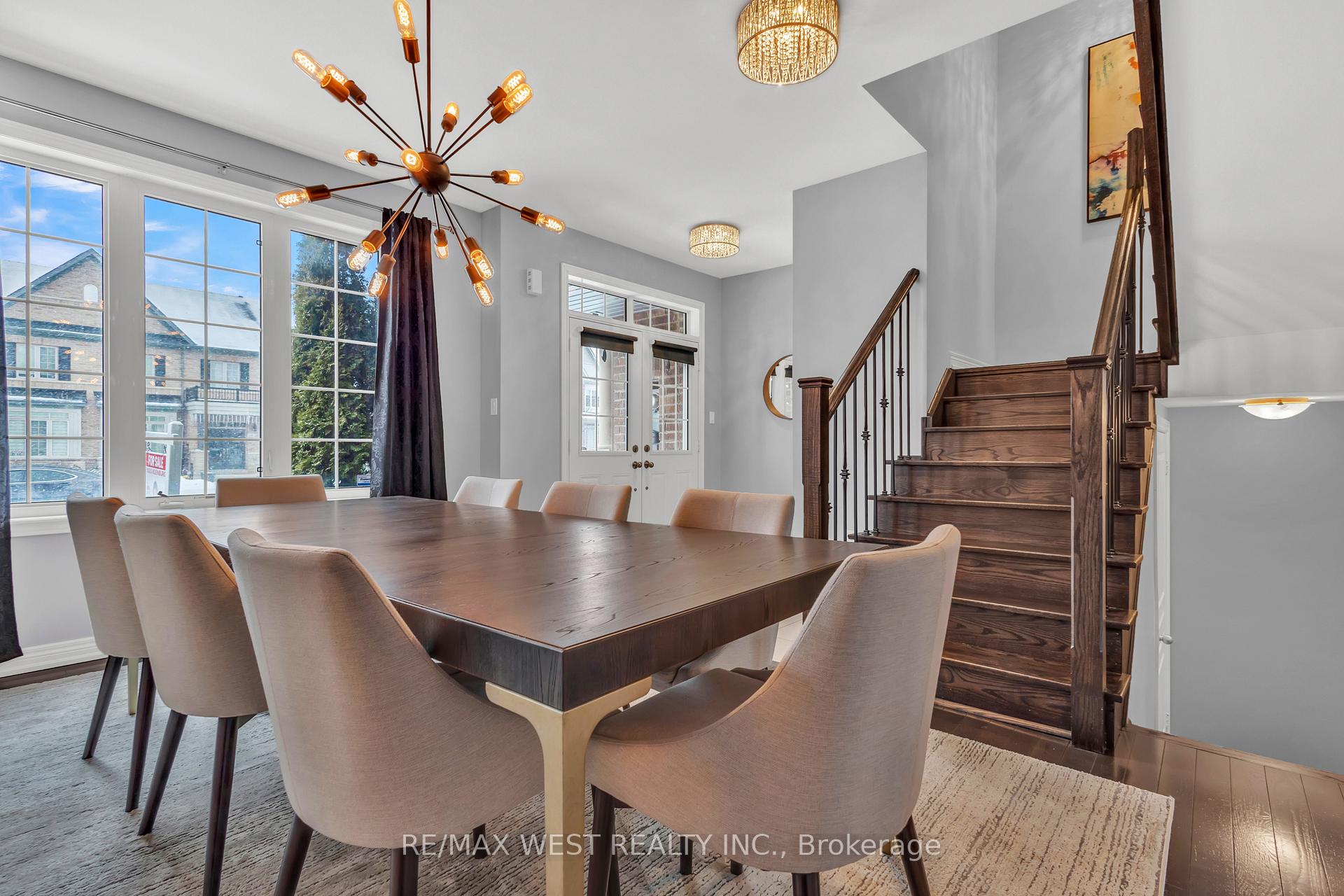 Photo 4 of 107 Barons Street E, Vaughan, Kleinburg — HOMEH