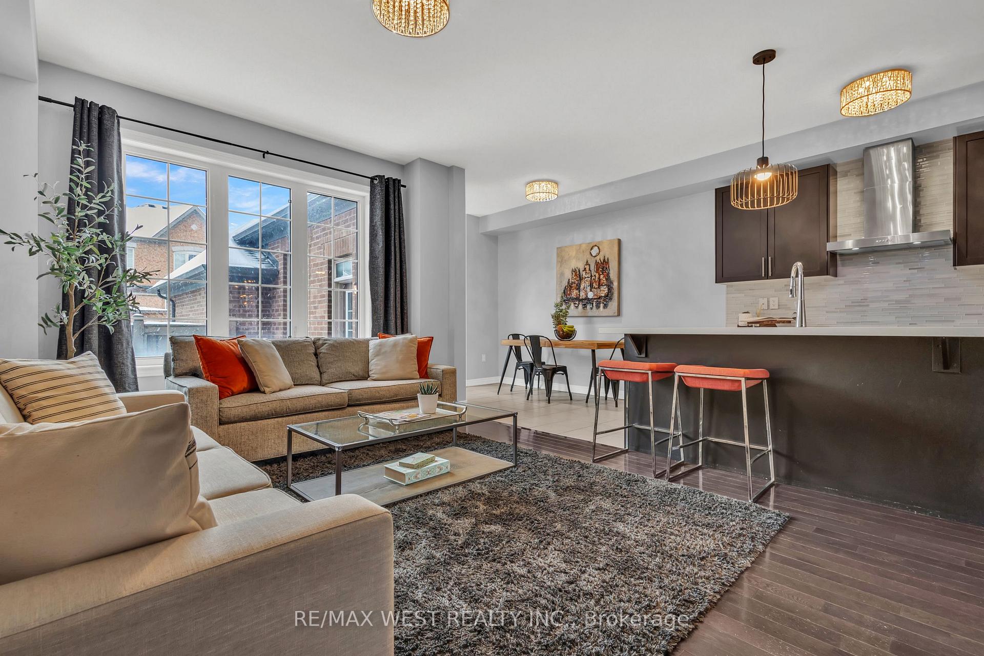 Photo 21 of 107 Barons Street E, Vaughan, Kleinburg — HOMEH